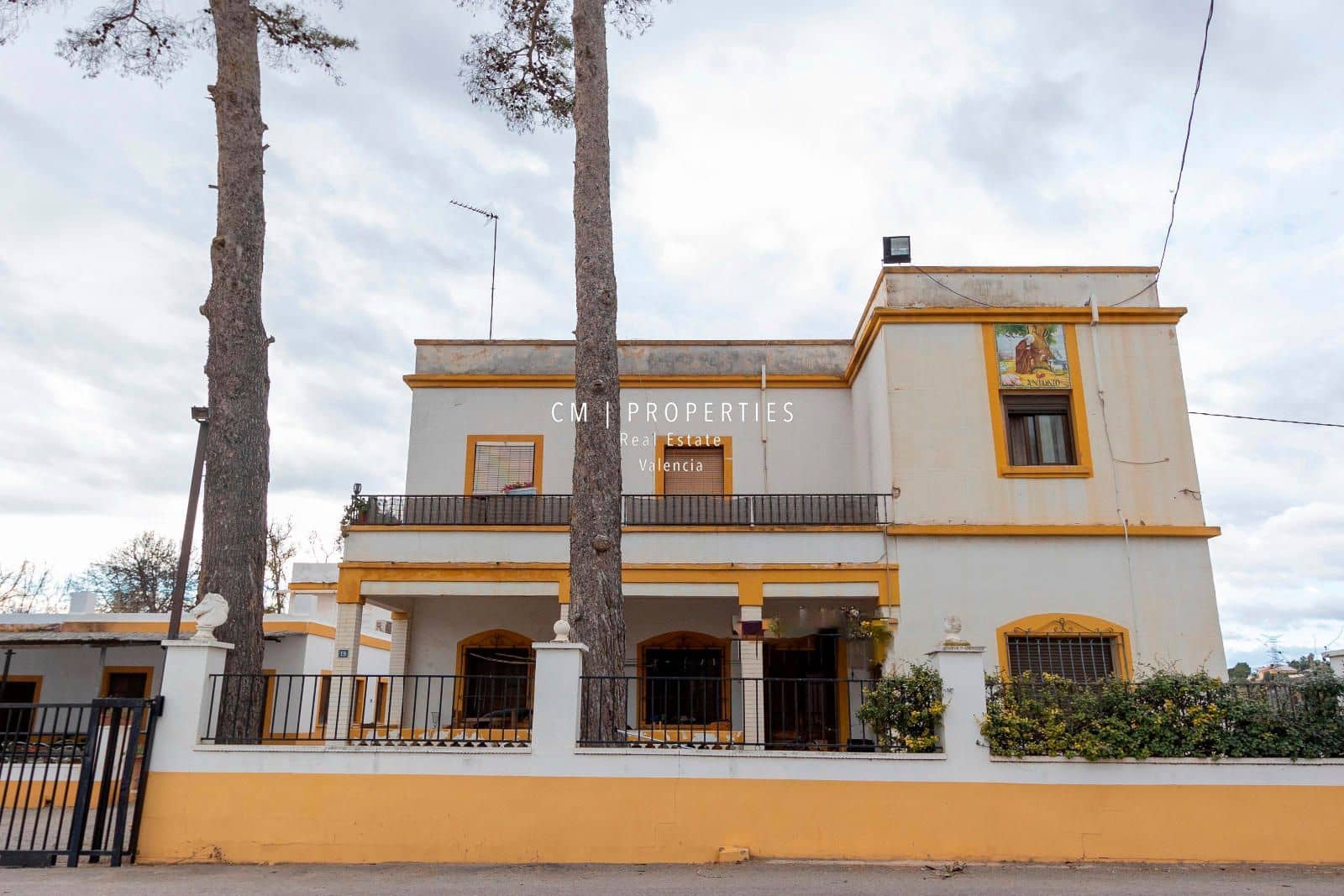 Chalet de 10 habitaciones en Riba-roja de Túria en venta - 647.000 € (Ref: 8780775)