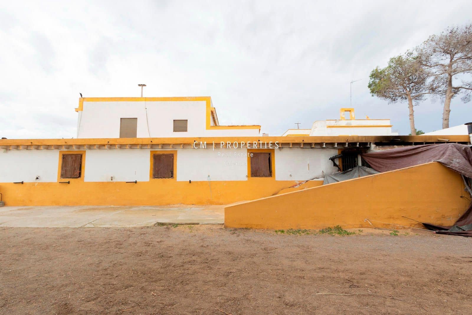 Chalet de 10 habitaciones en Riba-roja de Túria en venta - 647.000 € (Ref: 8780775)