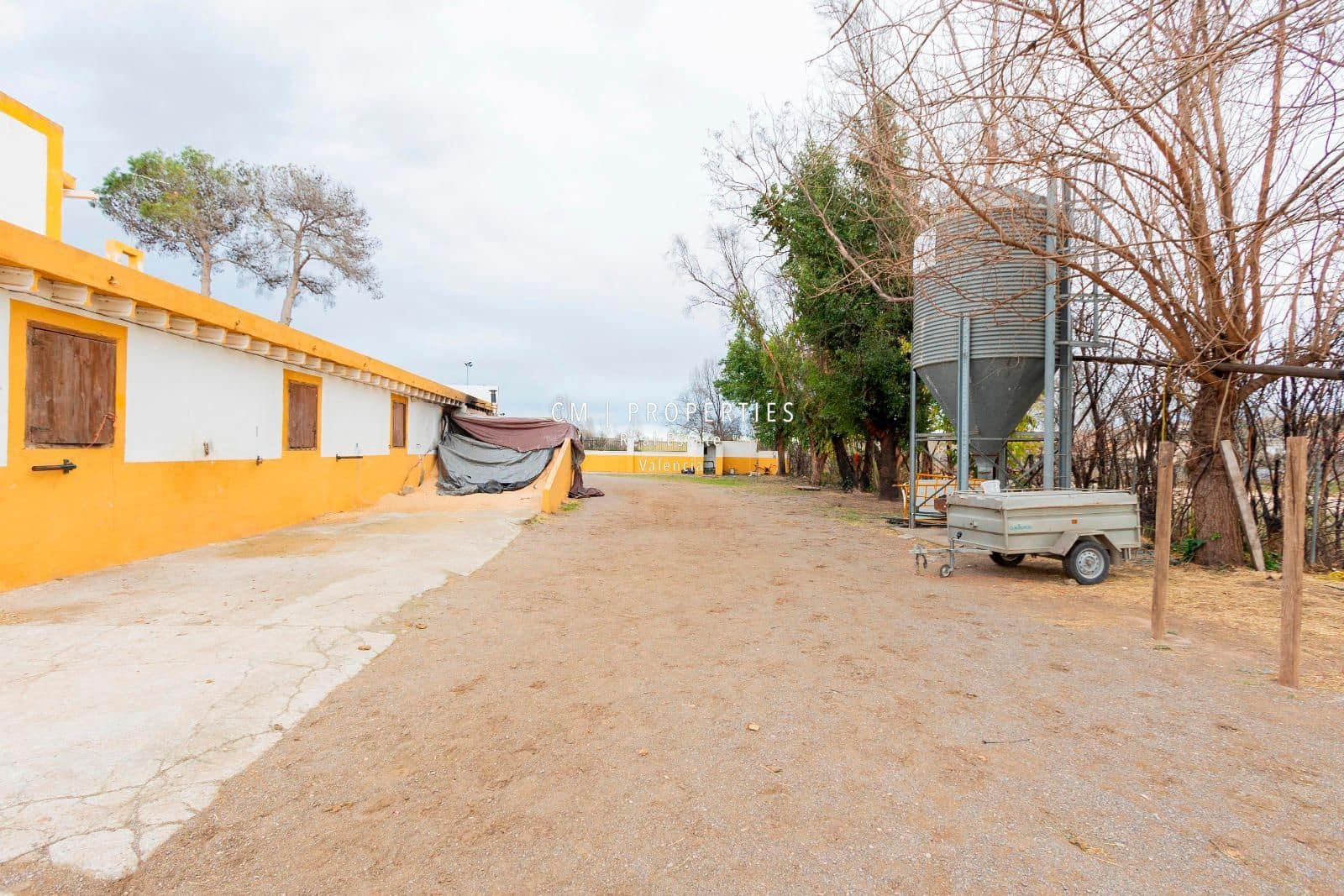 Chalet de 10 habitaciones en Riba-roja de Túria en venta - 647.000 € (Ref: 8780775)