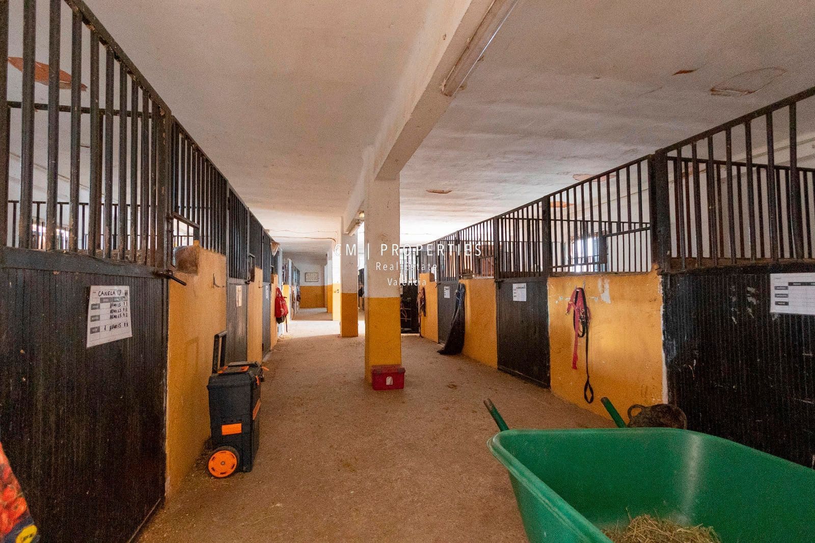 Chalet de 10 habitaciones en Riba-roja de Túria en venta - 647.000 € (Ref: 8780775)