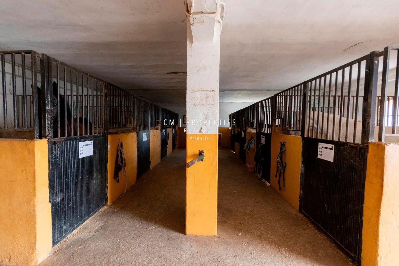 Chalet de 10 habitaciones en Riba-roja de Túria en venta - 647.000 € (Ref: 8780775)