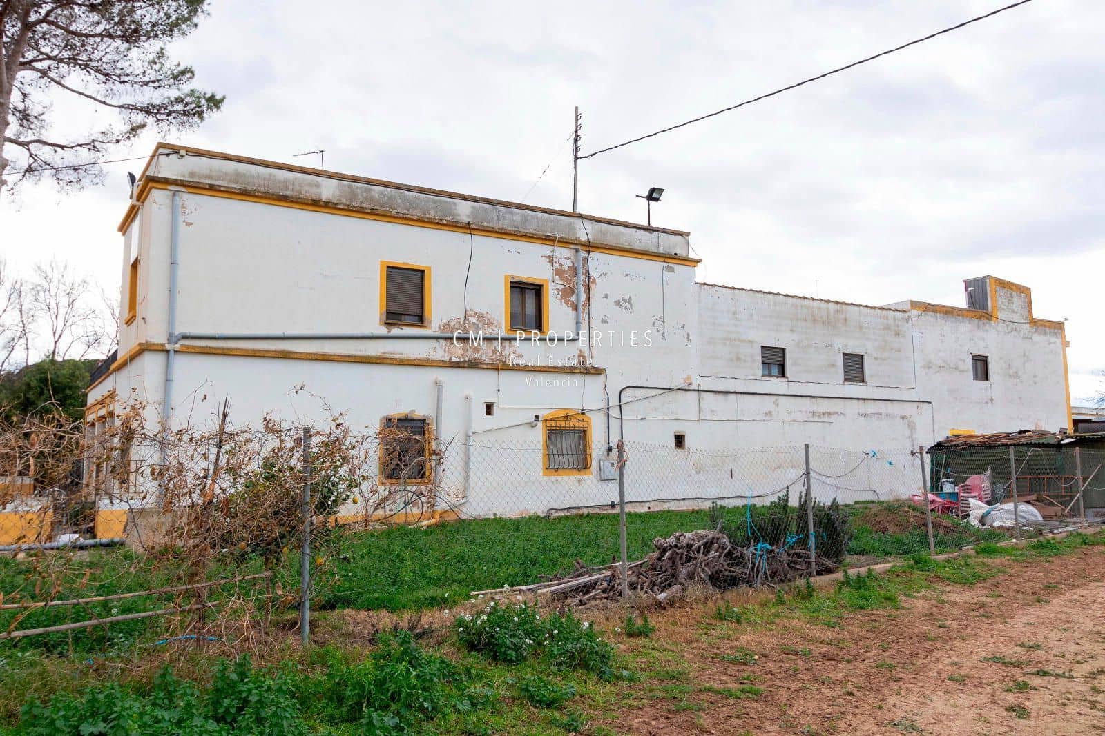 Chalet de 10 habitaciones en Riba-roja de Túria en venta - 647.000 € (Ref: 8780775)