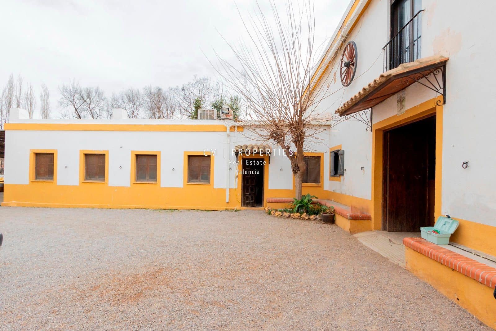 Chalet de 10 habitaciones en Riba-roja de Túria en venta - 647.000 € (Ref: 8780775)