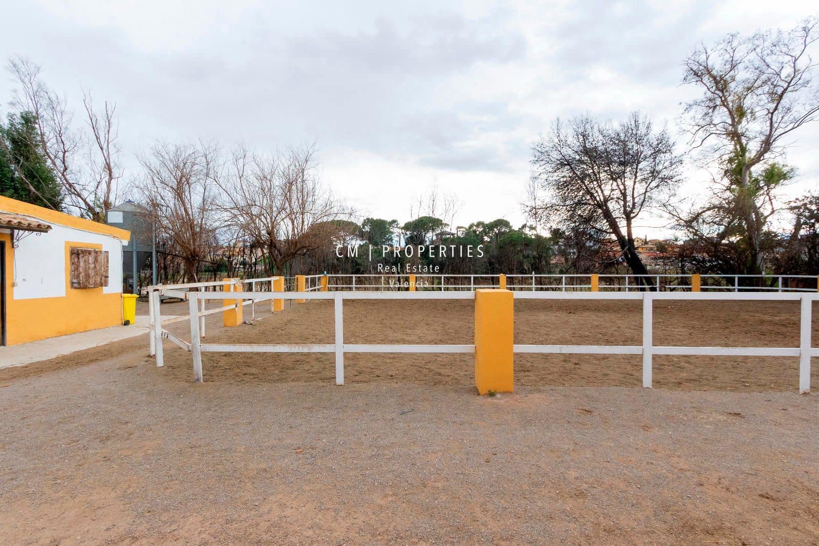 Chalet de 10 habitaciones en Riba-roja de Túria en venta - 647.000 € (Ref: 8780775)