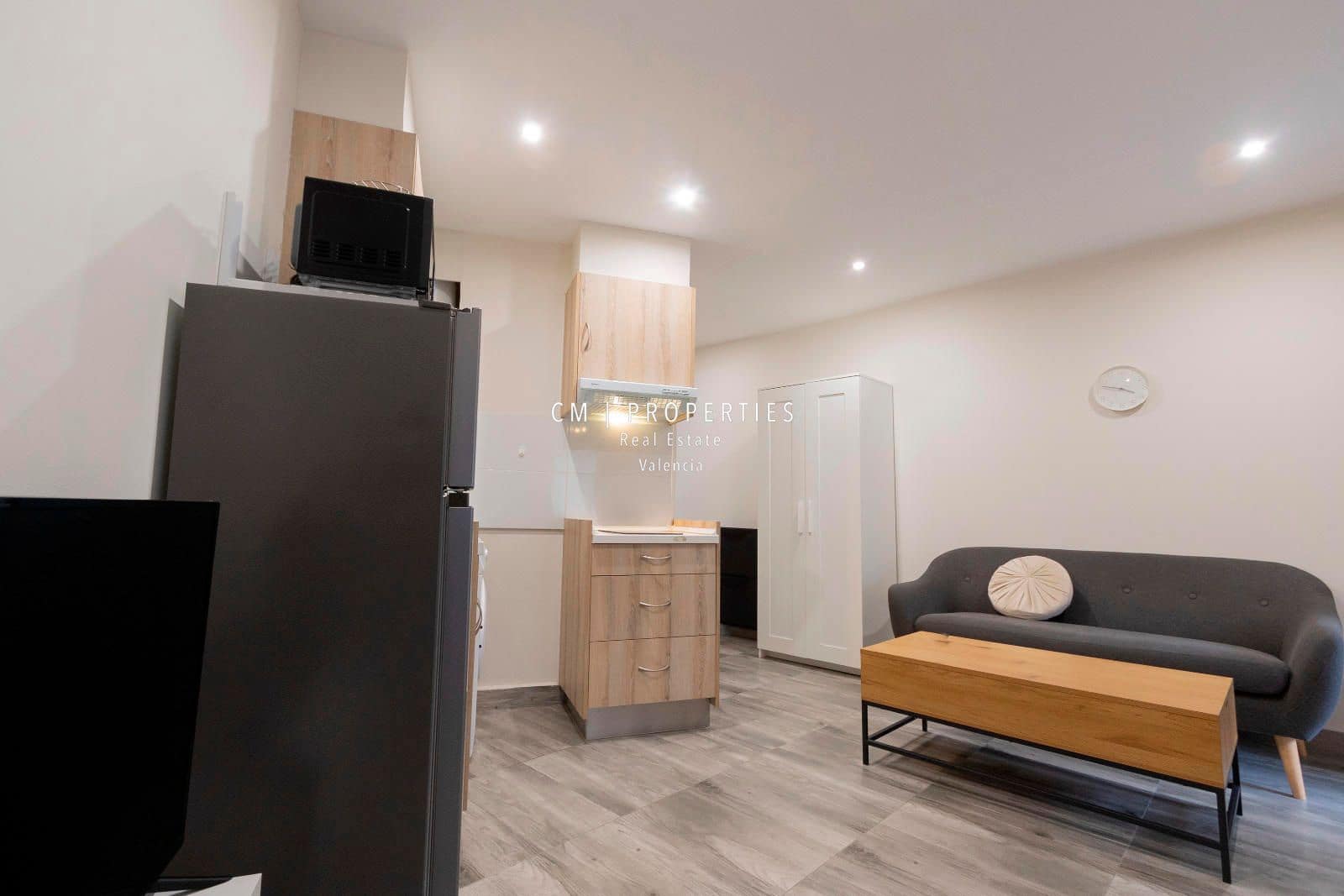 Appartement à louer à Valence ville - 1 000 € (Ref: 8849875)