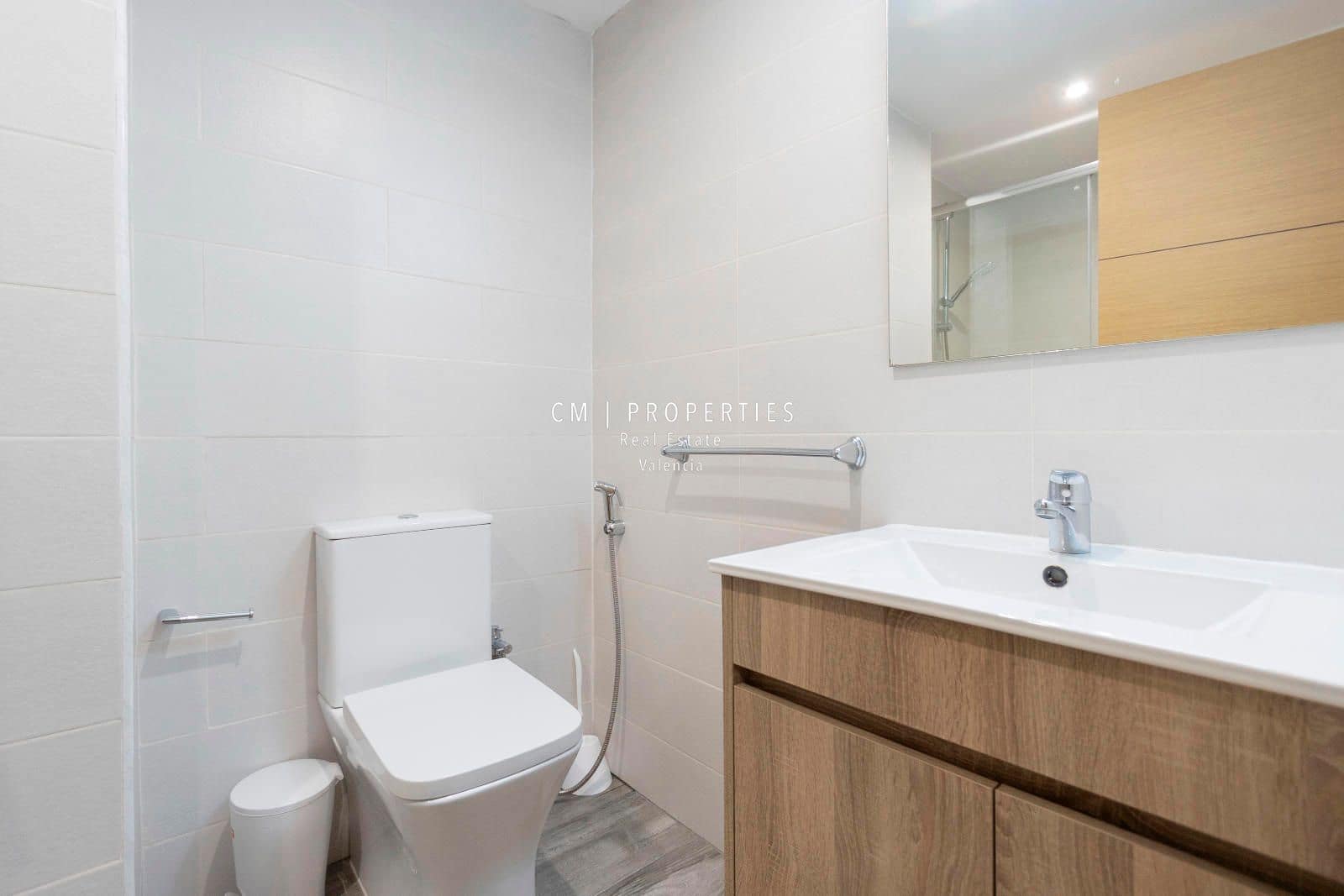 Apartamento para arrendar em Valencia cidade - 1 200 € (Ref: 8850402)