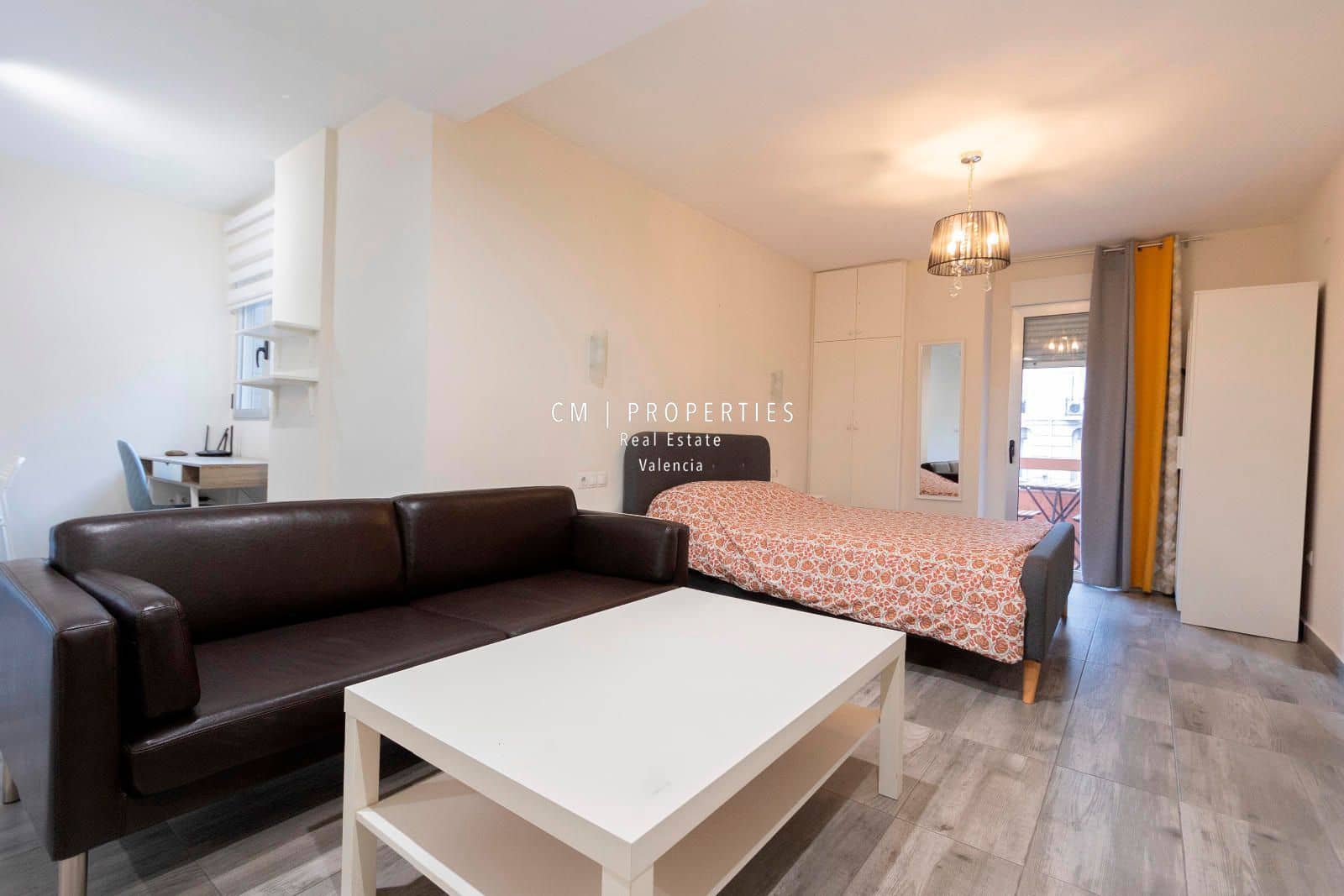 Apartamento para arrendar em Valencia cidade - 1 200 € (Ref: 8850402)