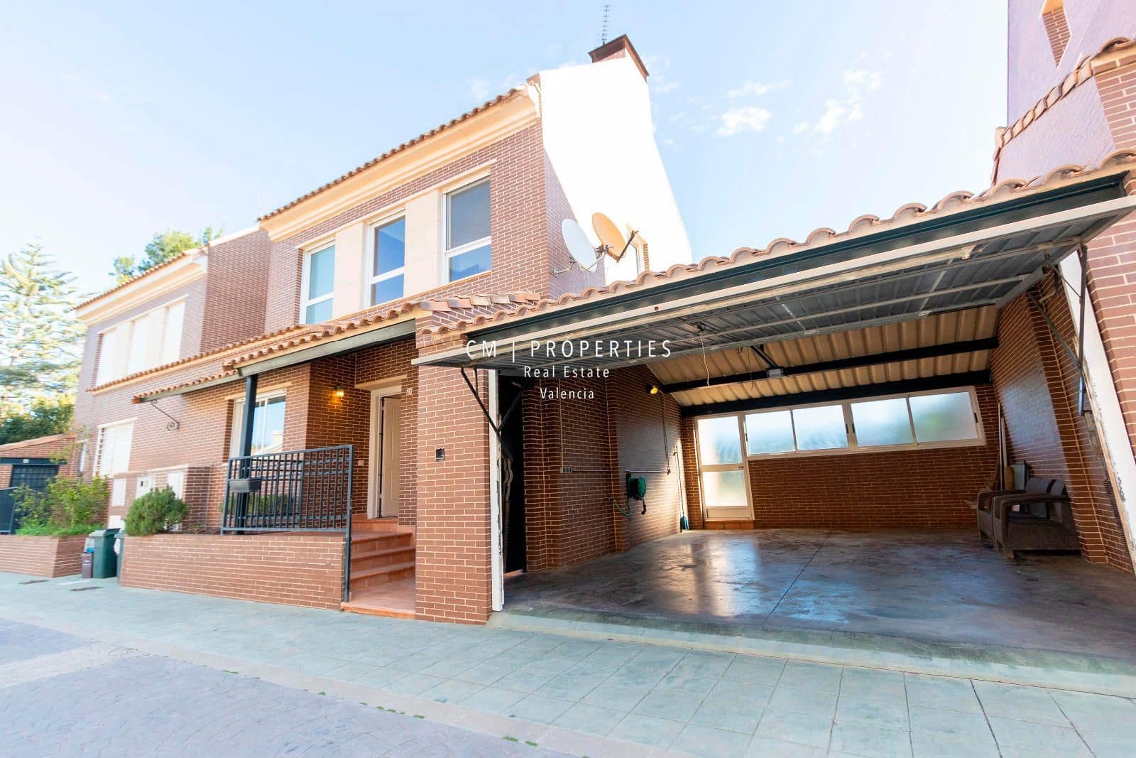 4 bedroom Villa for rent in Betera with pool garage - € 2,500 (Ref: 8868504)