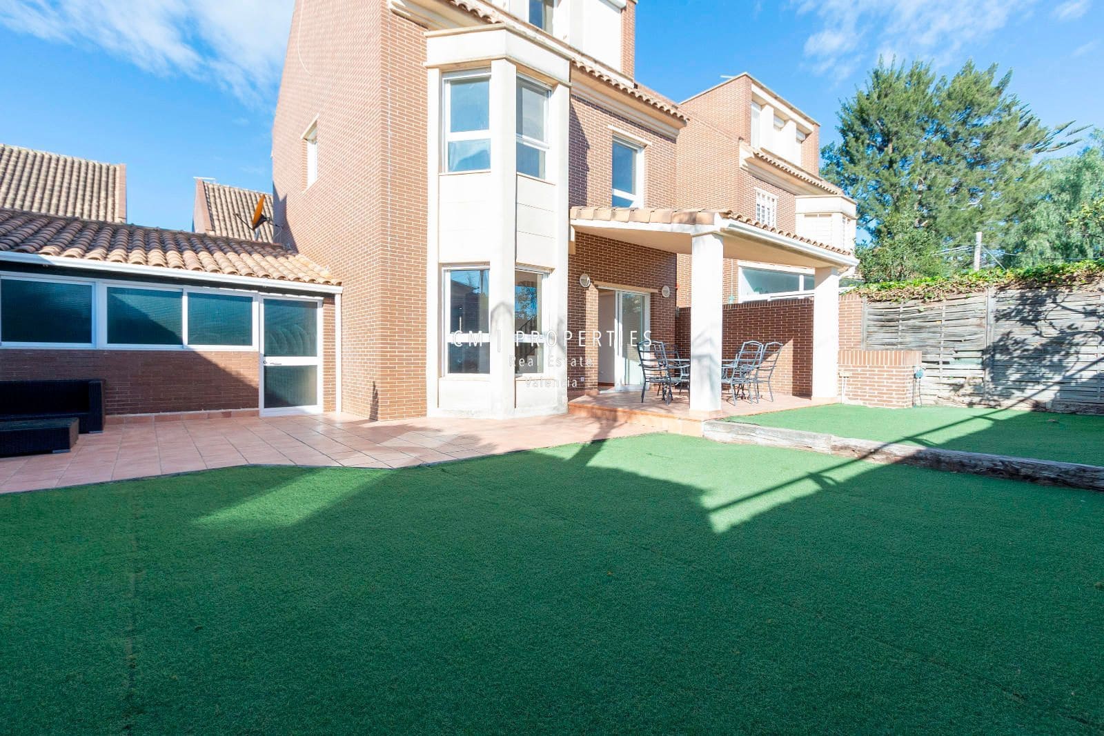 4 bedroom Villa for rent in Betera with pool garage - € 2,500 (Ref: 8868504)