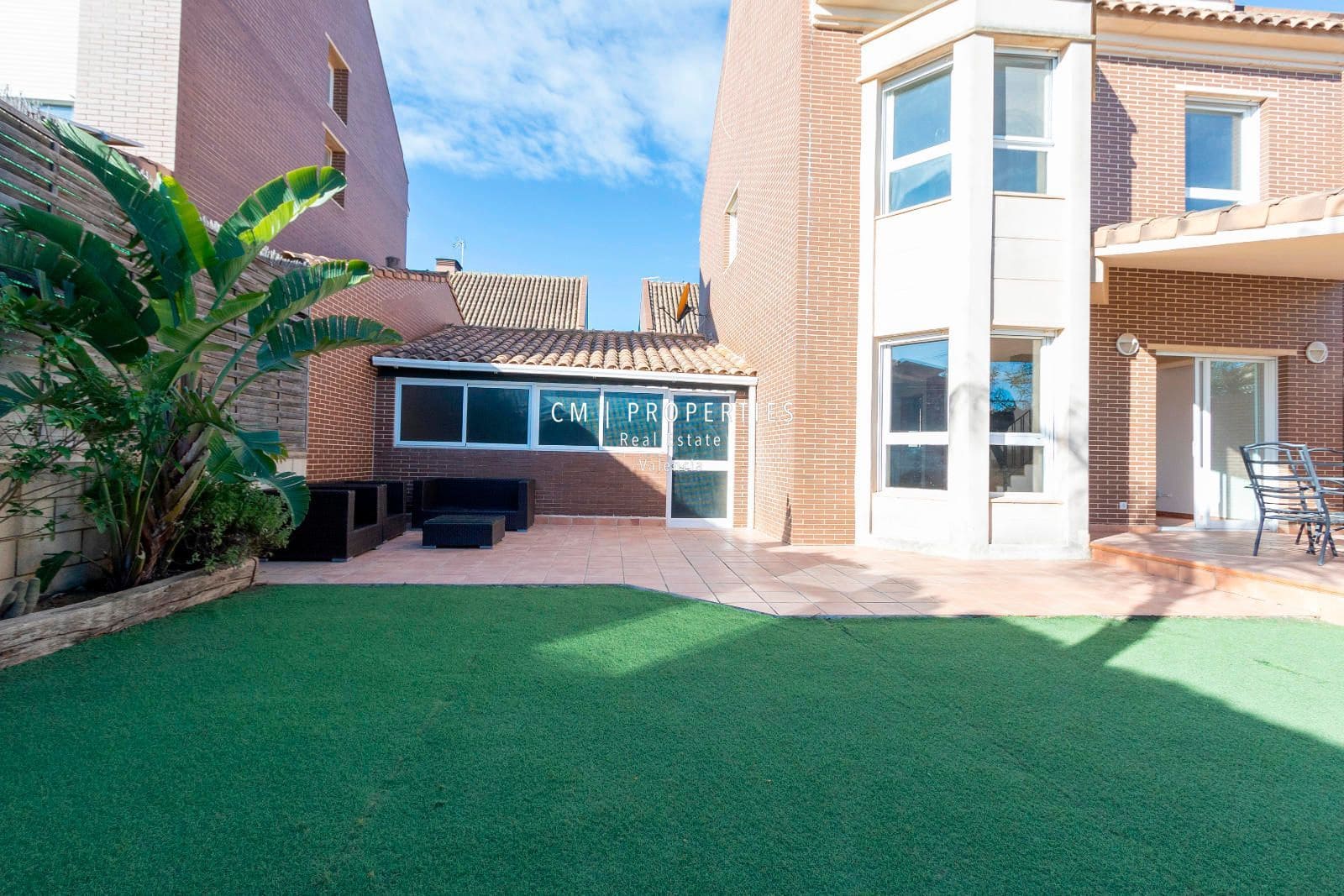 4 bedroom Villa for rent in Betera with pool garage - € 2,500 (Ref: 8868504)