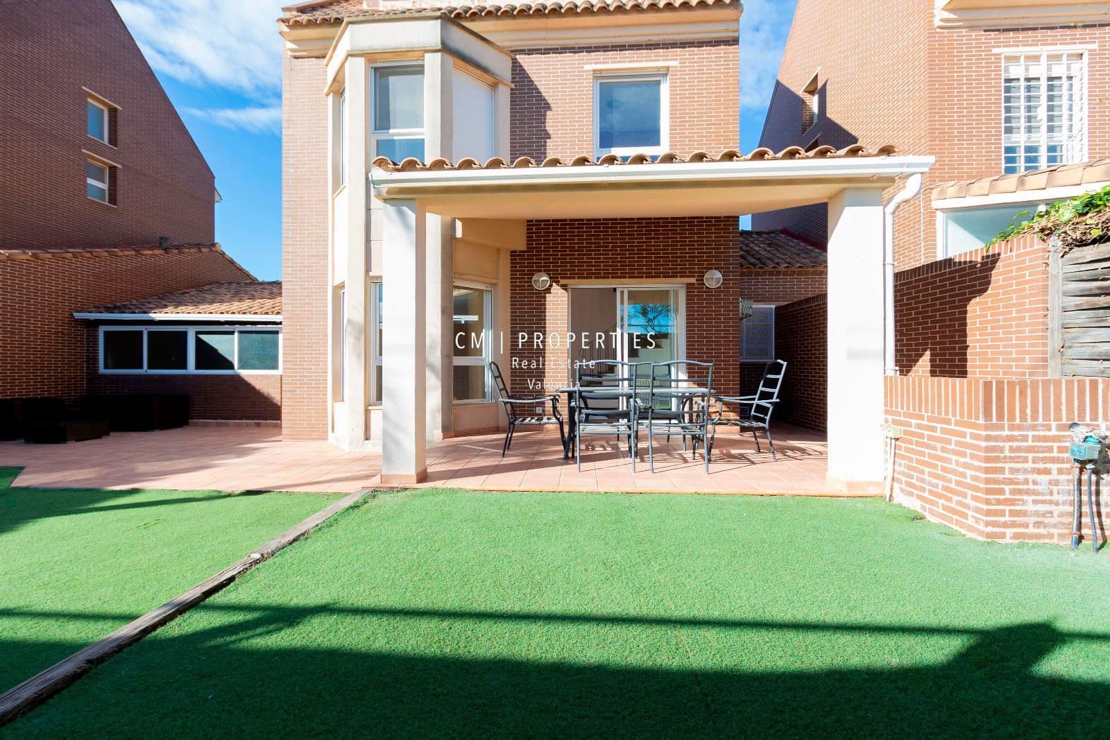 4 bedroom Villa for rent in Betera with pool garage - € 2,500 (Ref: 8868504)