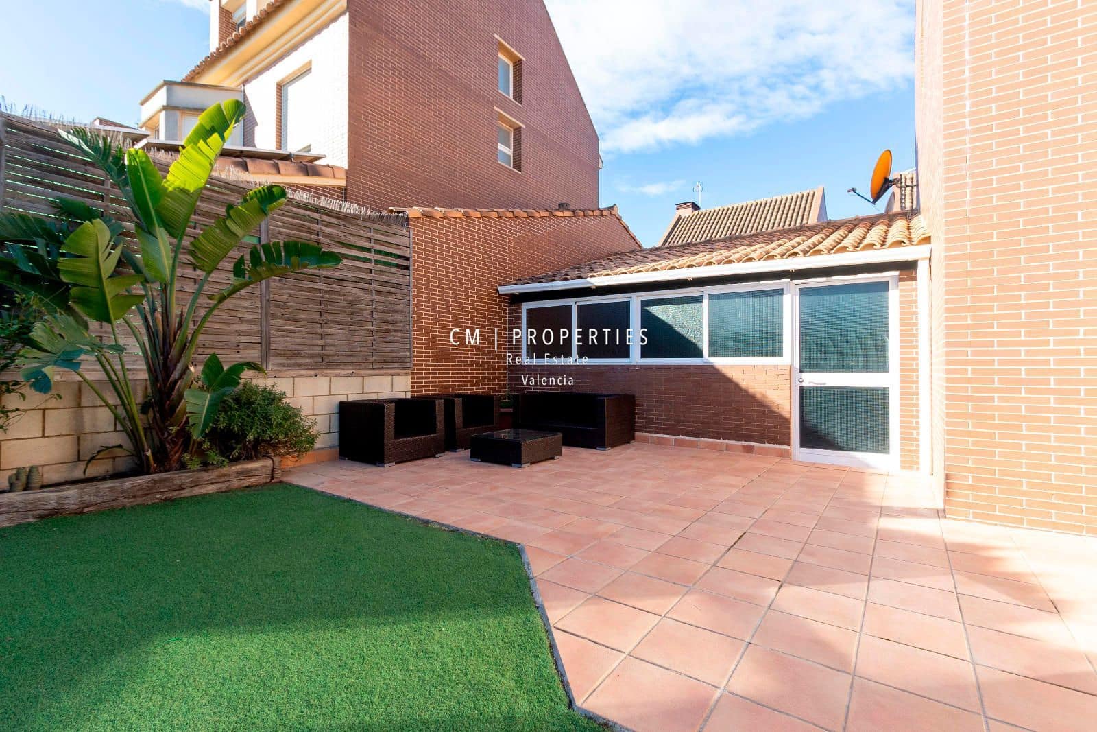 4 bedroom Villa for rent in Betera with pool garage - € 2,500 (Ref: 8868504)
