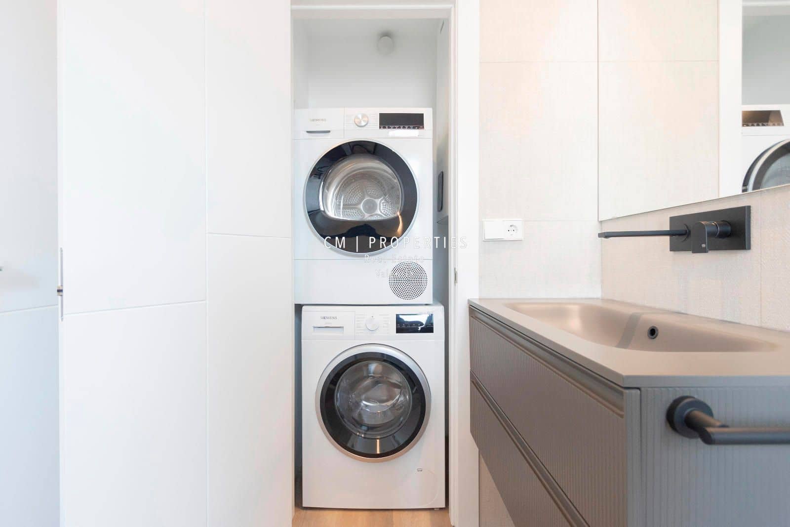 Appartement de 2 chambres à louer à Valence ville - 1 700 € (Ref: 8895503)