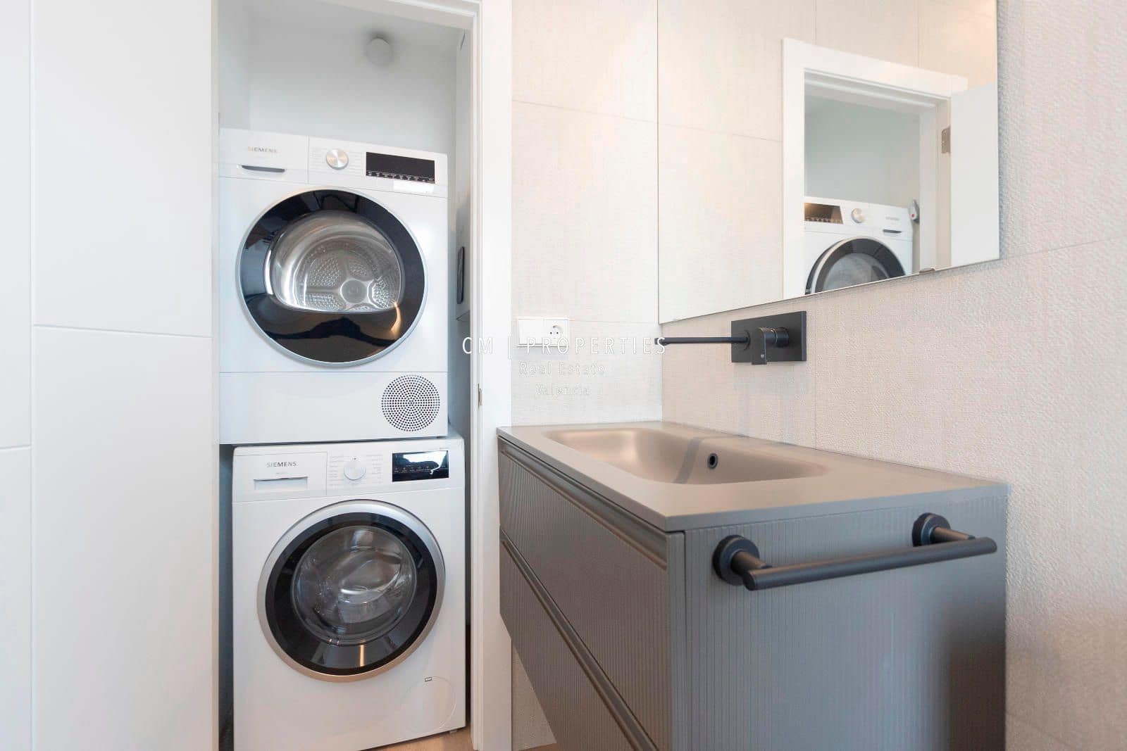 Appartement de 2 chambres à louer à Valence ville - 1 700 € (Ref: 8895503)