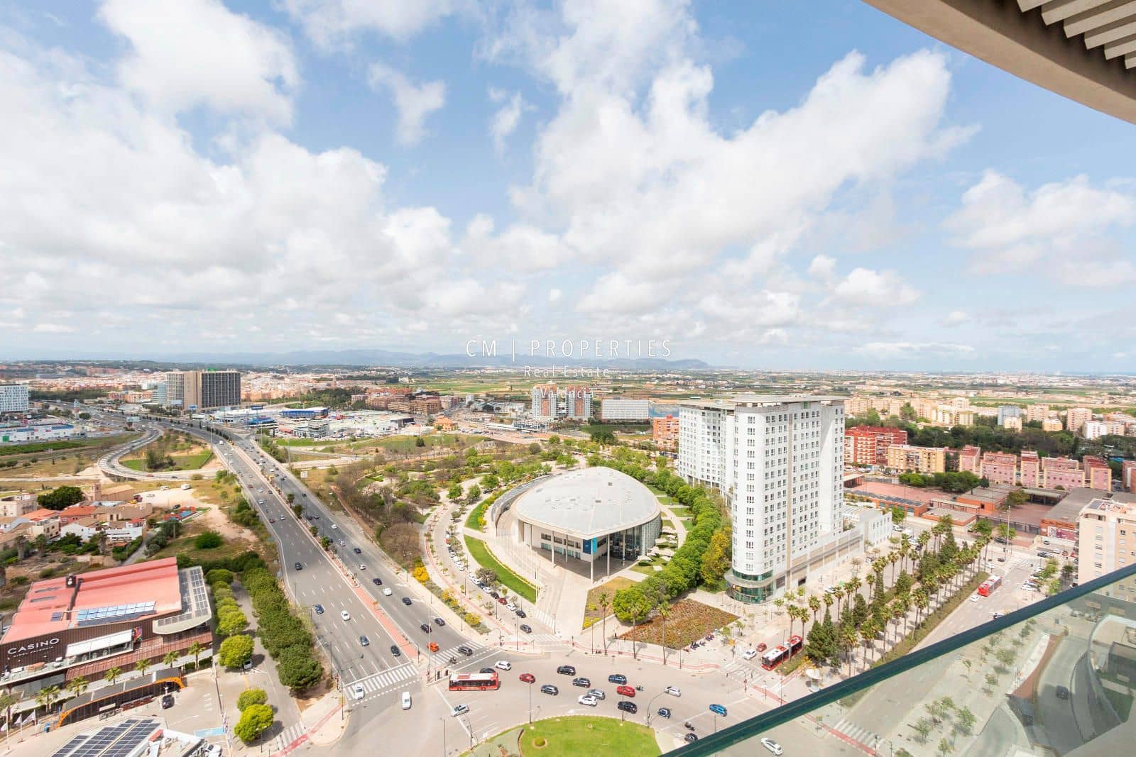 3 bedroom Flat for rent in Valencia city with pool garage - € 3,400 (Ref: 8906506)