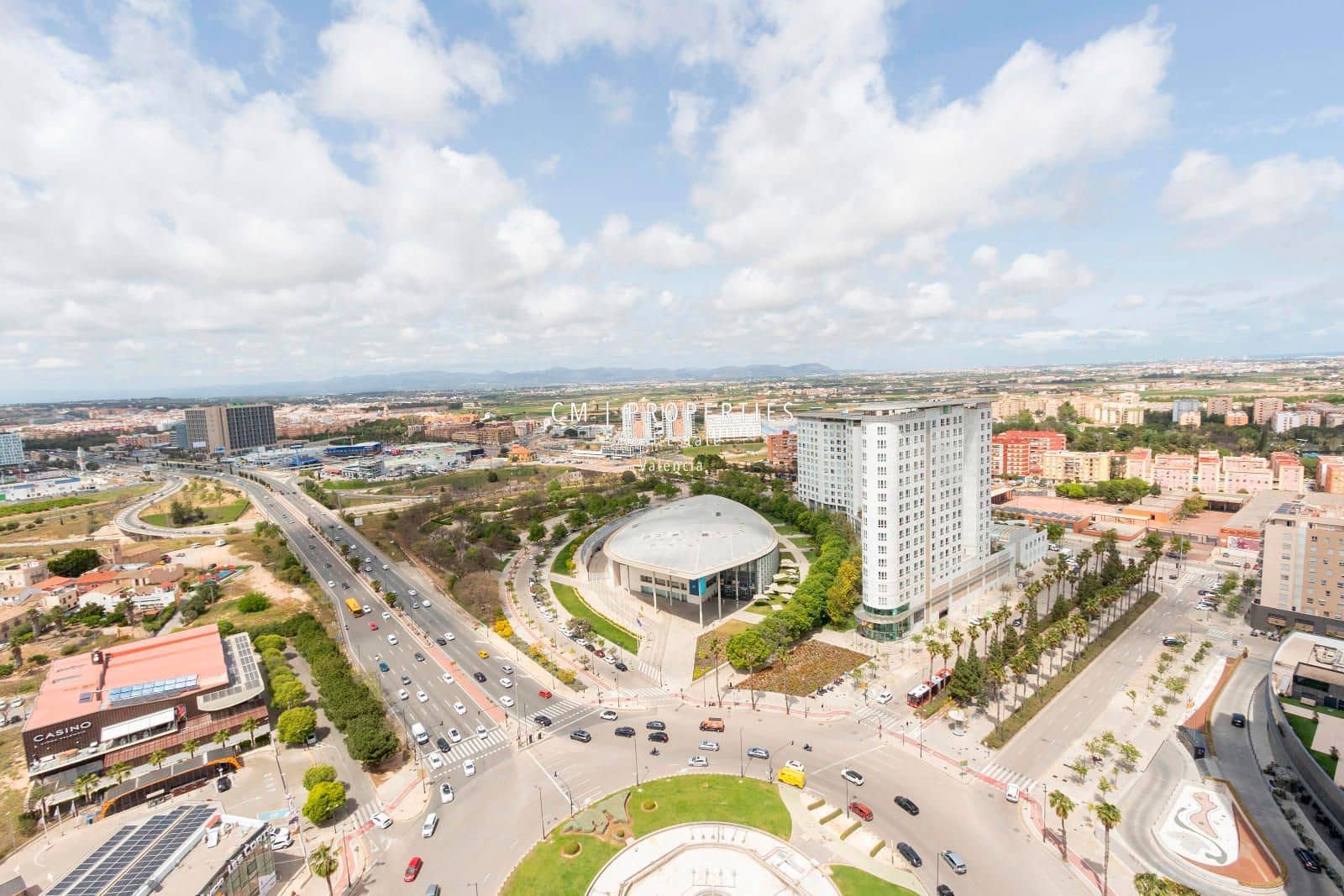 3 bedroom Flat for rent in Valencia city with pool garage - € 3,400 (Ref: 8906506)