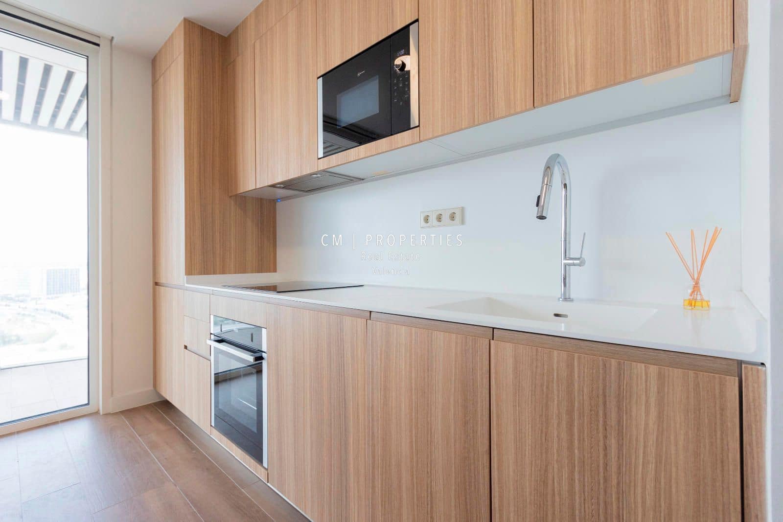 3 bedroom Flat for rent in Valencia city with pool garage - € 3,400 (Ref: 8906506)