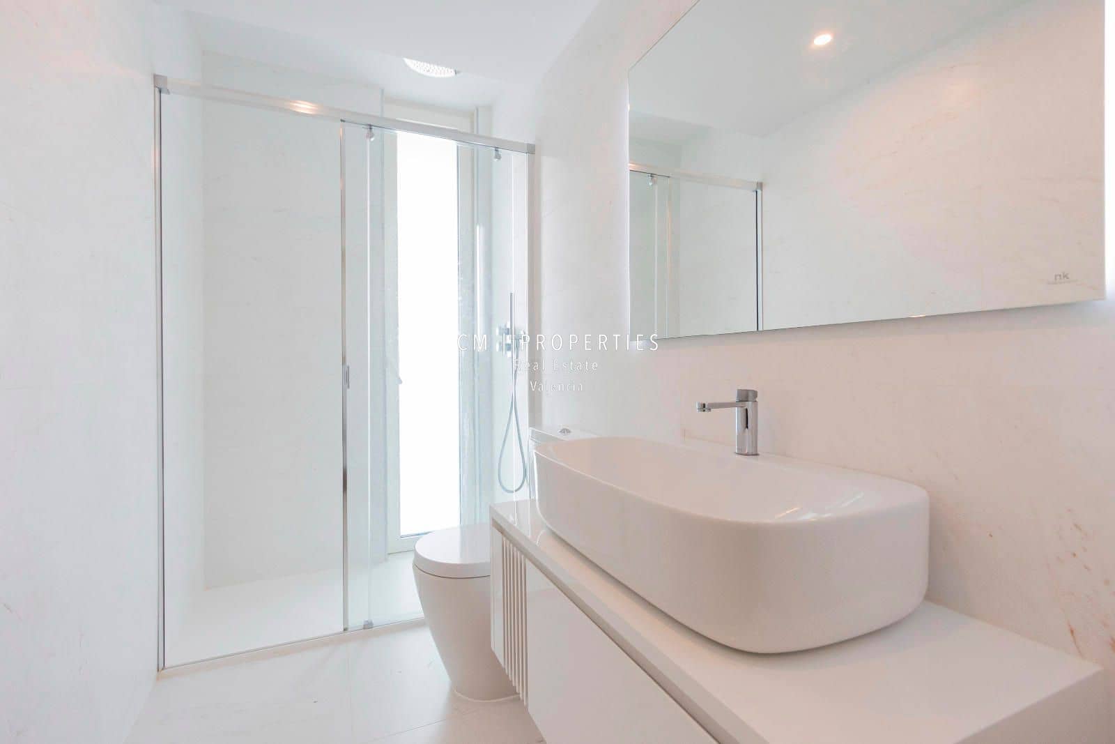 3 bedroom Flat for rent in Valencia city with pool garage - € 3,400 (Ref: 8906506)