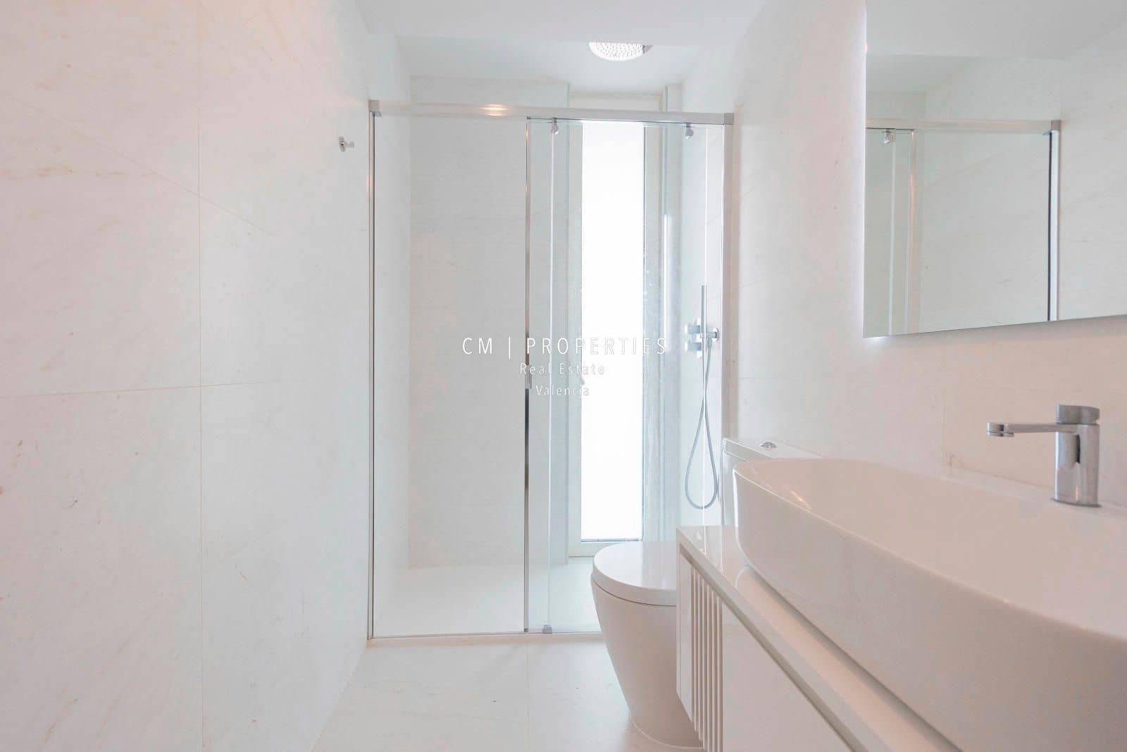 3 bedroom Flat for rent in Valencia city with pool garage - € 3,400 (Ref: 8906506)