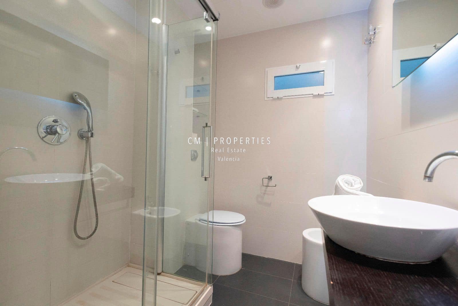 2 sypialnia Mieszkanie do wynajęcia w Miasto Walencja - 2 100 € (Ref: 8906546)