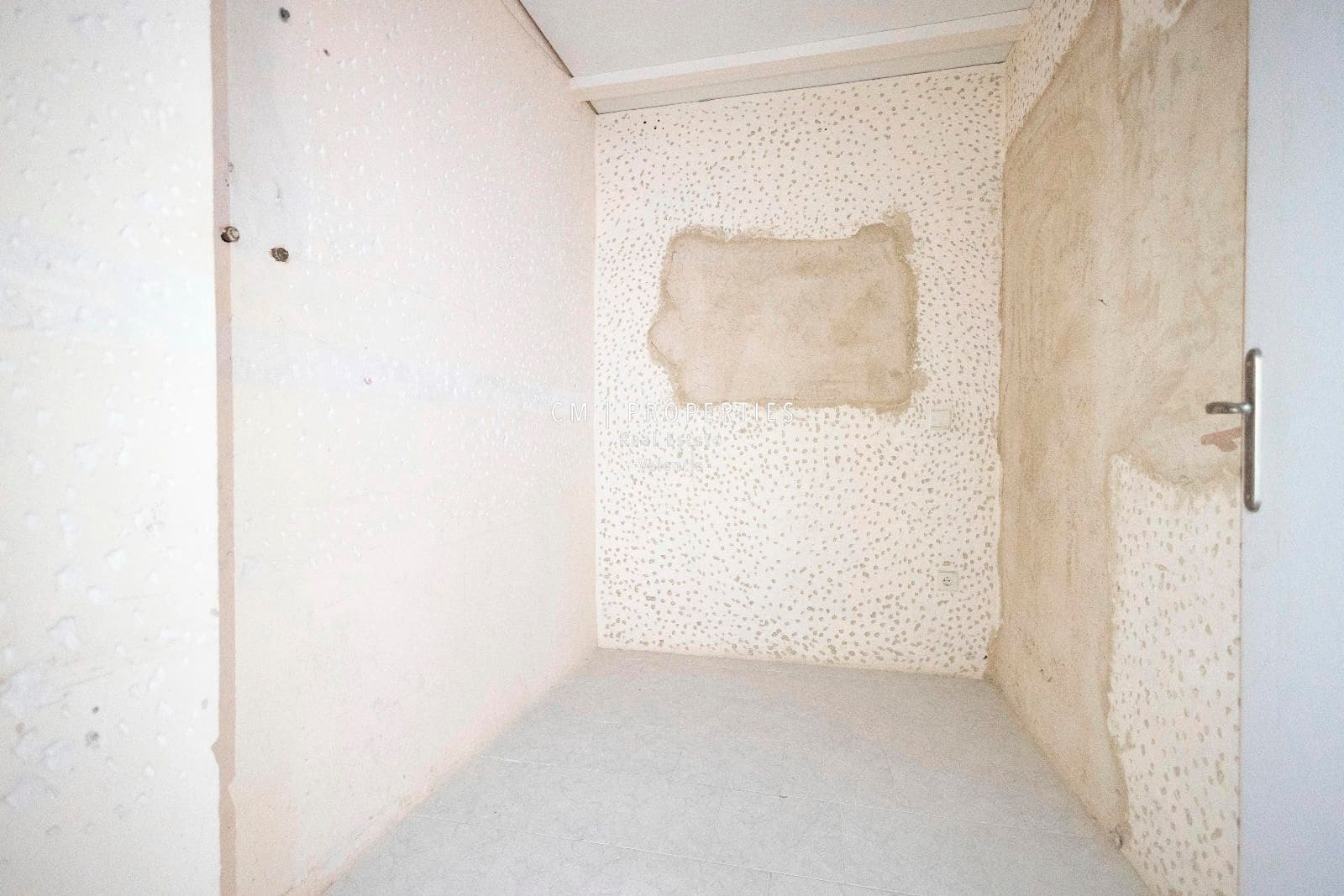 Kommersiell til salgs i Pucol - € 170 000 (Ref: 8907851)