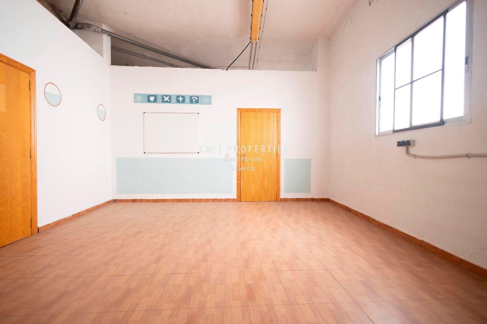 Kommersiell til salgs i Pucol - € 170 000 (Ref: 8907851)