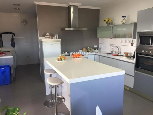 4 Zimmer Villa zu verkaufen in Picassent mit Garage - 750.000 € (Ref: 8910682)