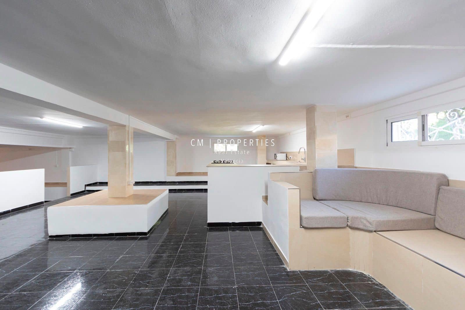 7 bedroom Villa for sale in L'Eliana with pool garage - € 1,600,000 (Ref: 8912185)