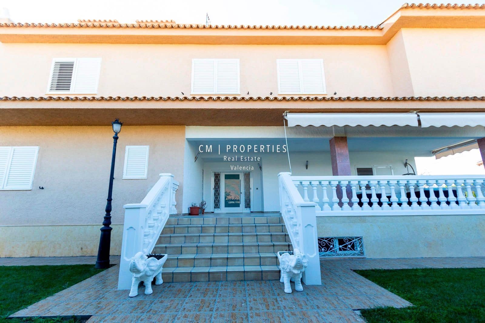 7 bedroom Villa for sale in L'Eliana with pool garage - € 1,600,000 (Ref: 8912185)