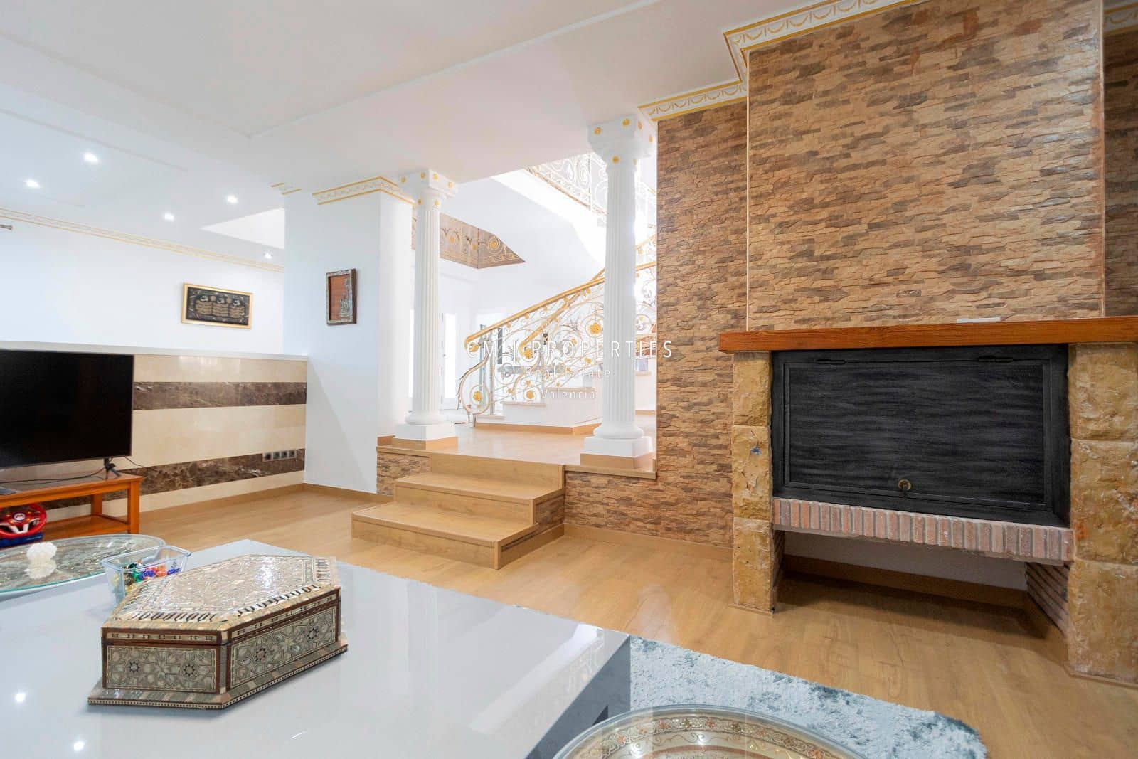 7 bedroom Villa for sale in L'Eliana with pool garage - € 1,600,000 (Ref: 8912185)