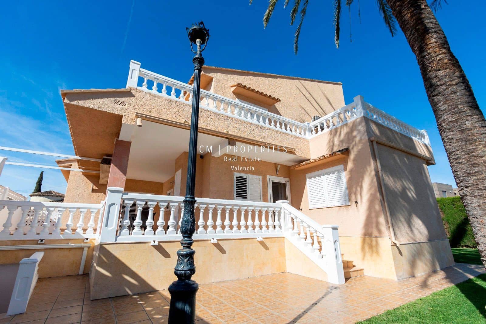 7 bedroom Villa for sale in L'Eliana with pool garage - € 1,600,000 (Ref: 8912185)