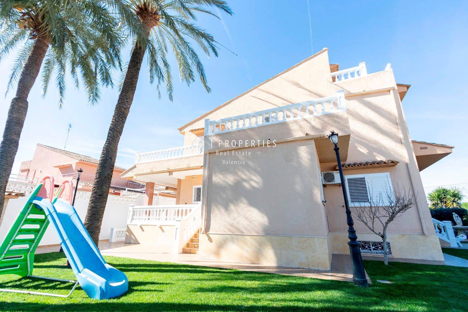 7 bedroom Villa for sale in L'Eliana with pool garage - € 1,600,000 (Ref: 8912185)