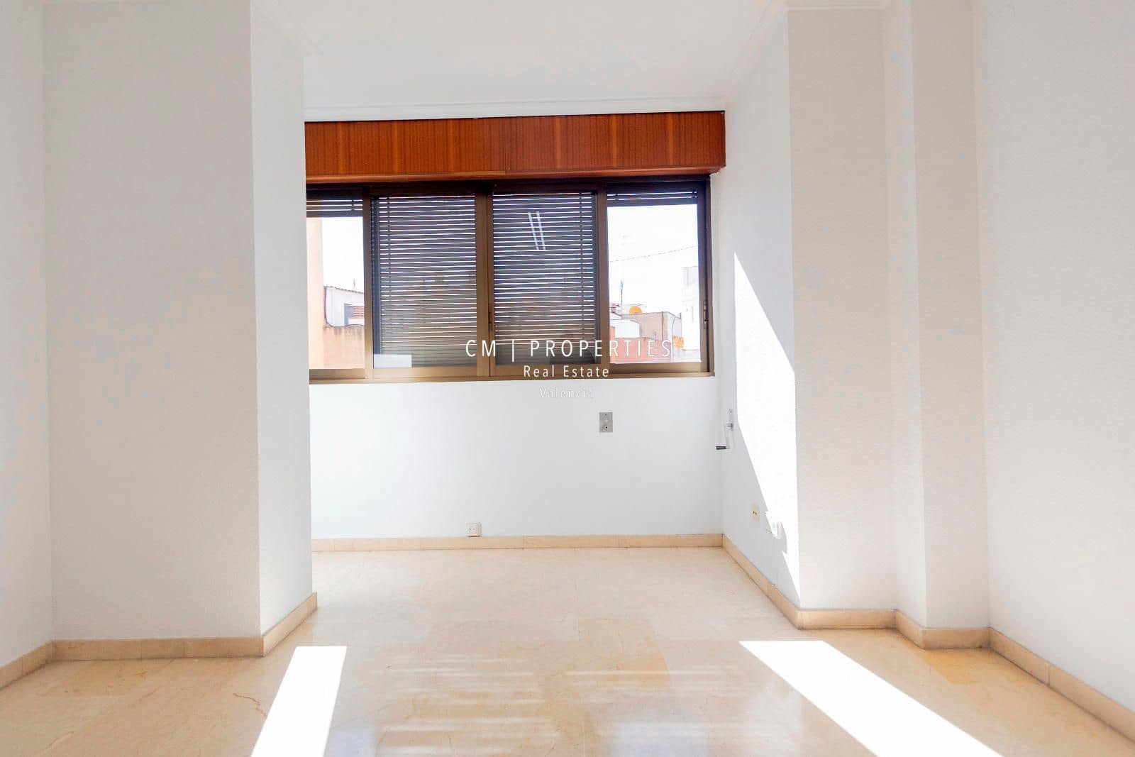 2 slaapkamer Flat te huur in Valencia stad met garage - € 1.500 (Ref: 8920229)