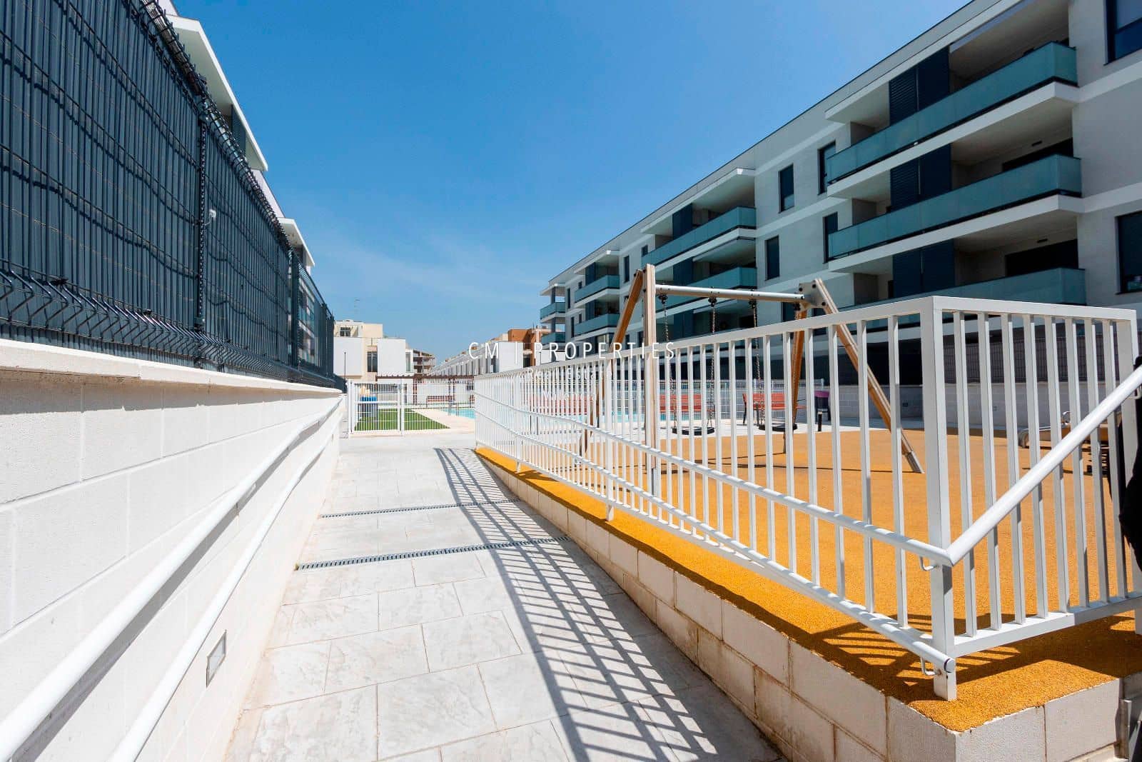 3 bedroom Flat for rent in La Pobla de Vallbona with pool garage - € 1,500 (Ref: 8925255)