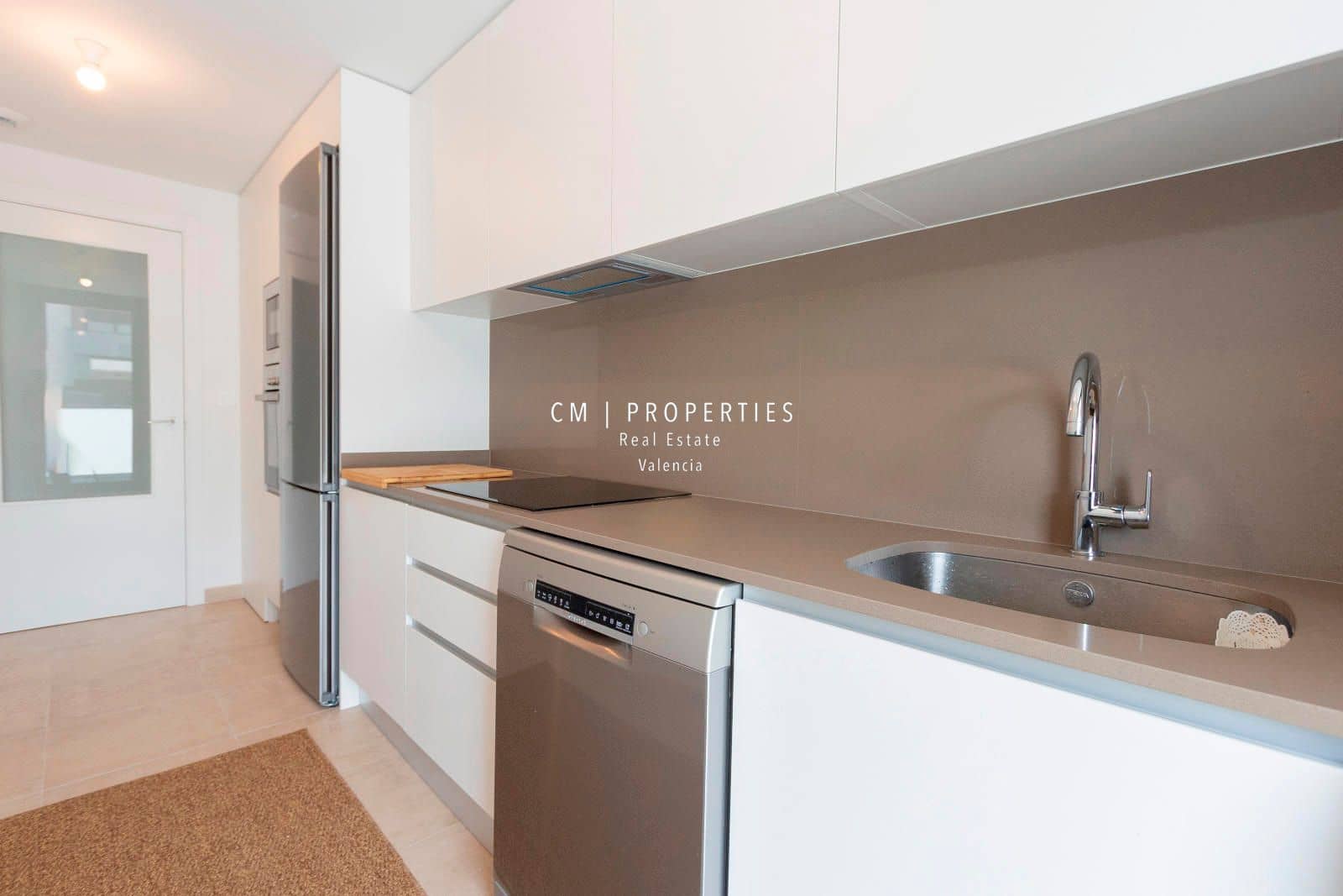 3 bedroom Flat for rent in La Pobla de Vallbona with pool garage - € 1,500 (Ref: 8925255)