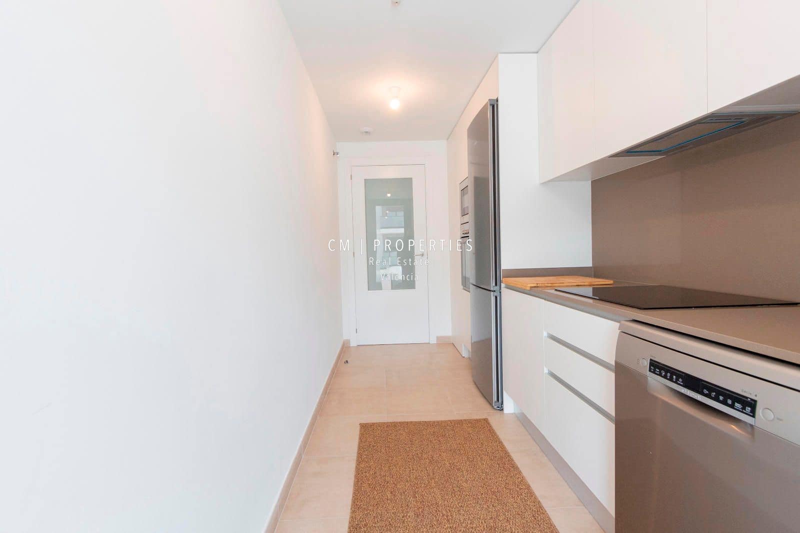 3 bedroom Flat for rent in La Pobla de Vallbona with pool garage - € 1,500 (Ref: 8925255)