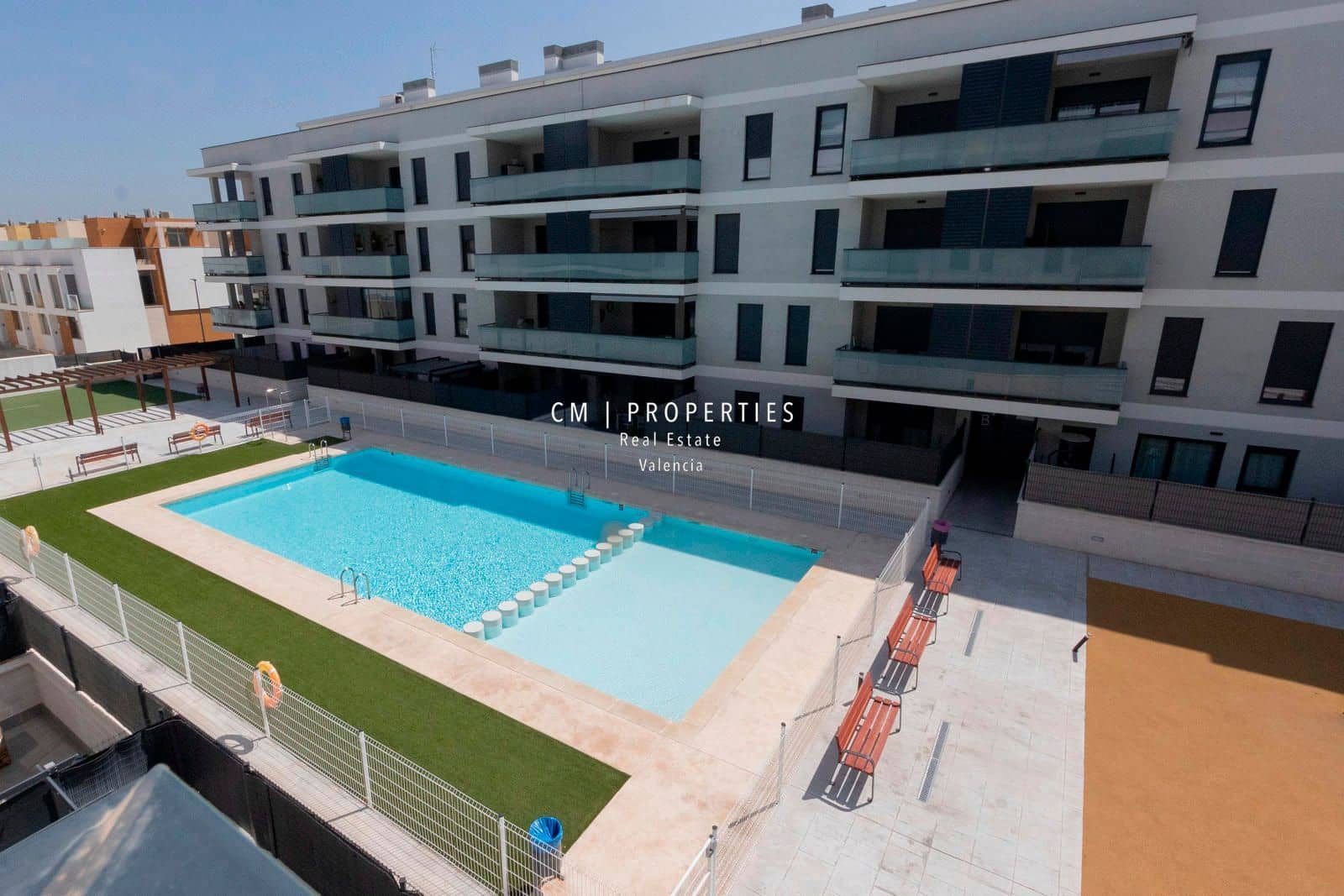 3 bedroom Flat for rent in La Pobla de Vallbona with pool garage - € 1,500 (Ref: 8925255)