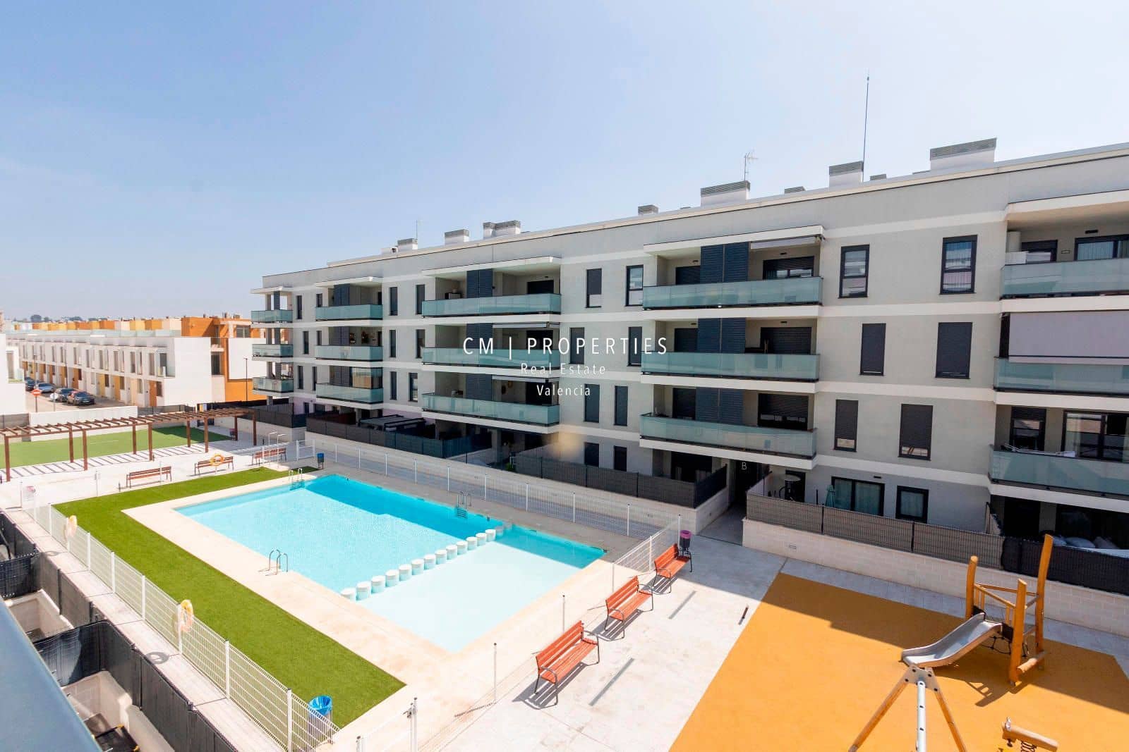 3 bedroom Flat for rent in La Pobla de Vallbona with pool garage - € 1,500 (Ref: 8925255)