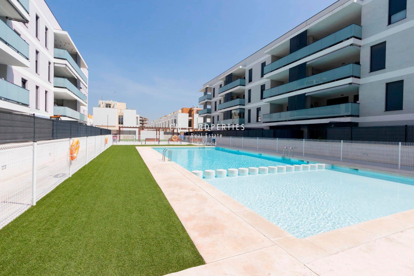 3 bedroom Flat for rent in La Pobla de Vallbona with pool garage - € 1,500 (Ref: 8925255)