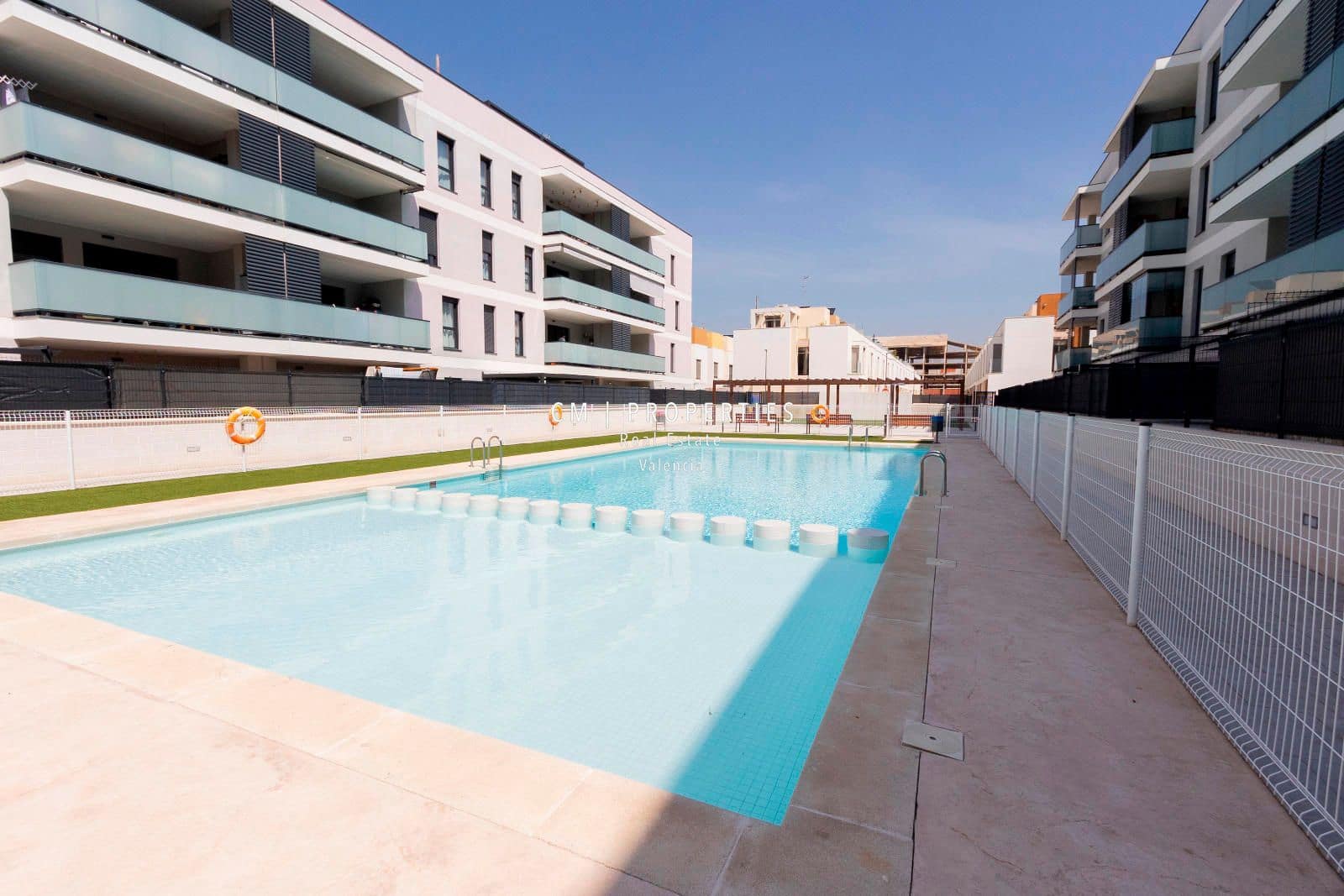 3 bedroom Flat for rent in La Pobla de Vallbona with pool garage - € 1,500 (Ref: 8925255)