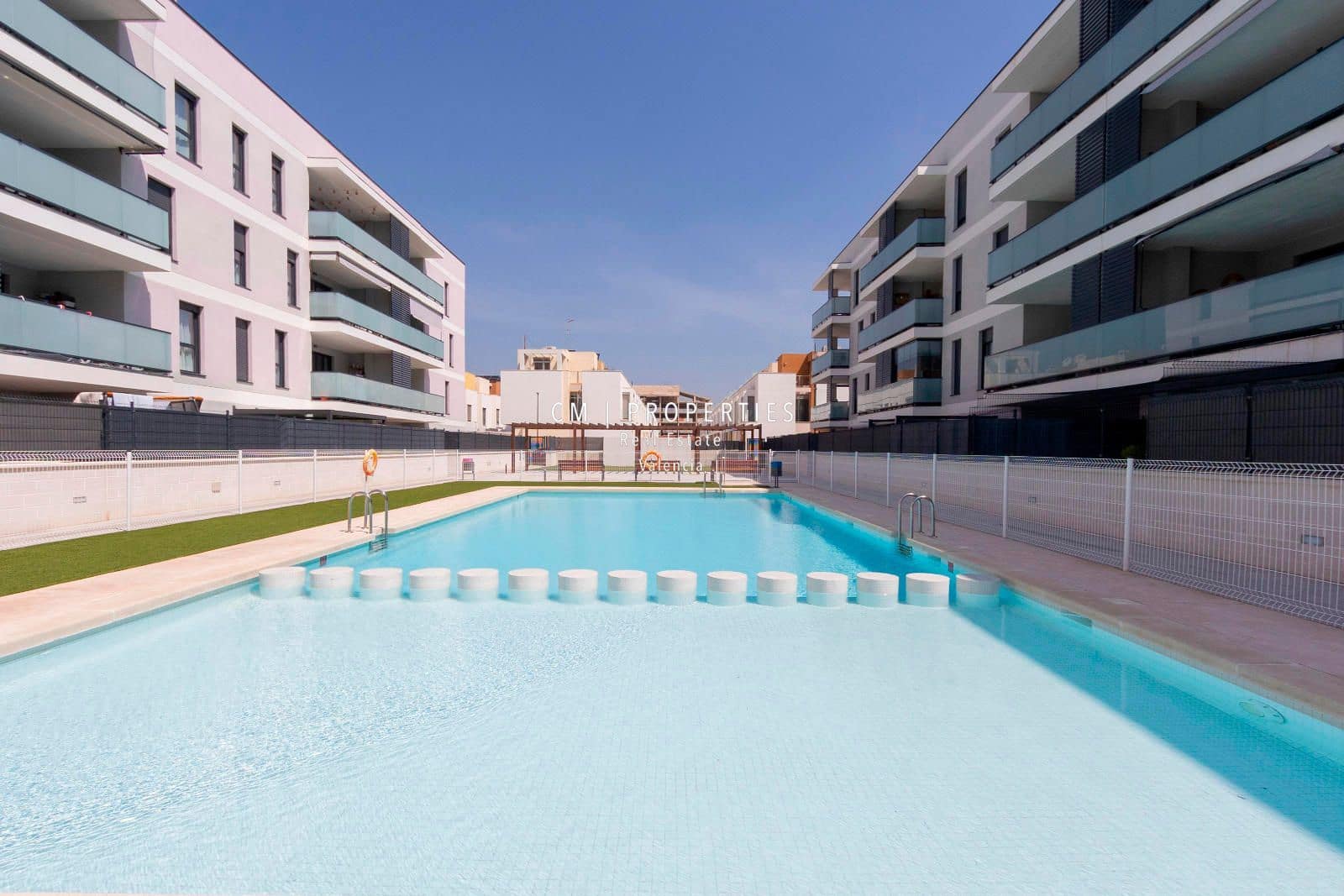 3 bedroom Flat for rent in La Pobla de Vallbona with pool garage - € 1,500 (Ref: 8925255)