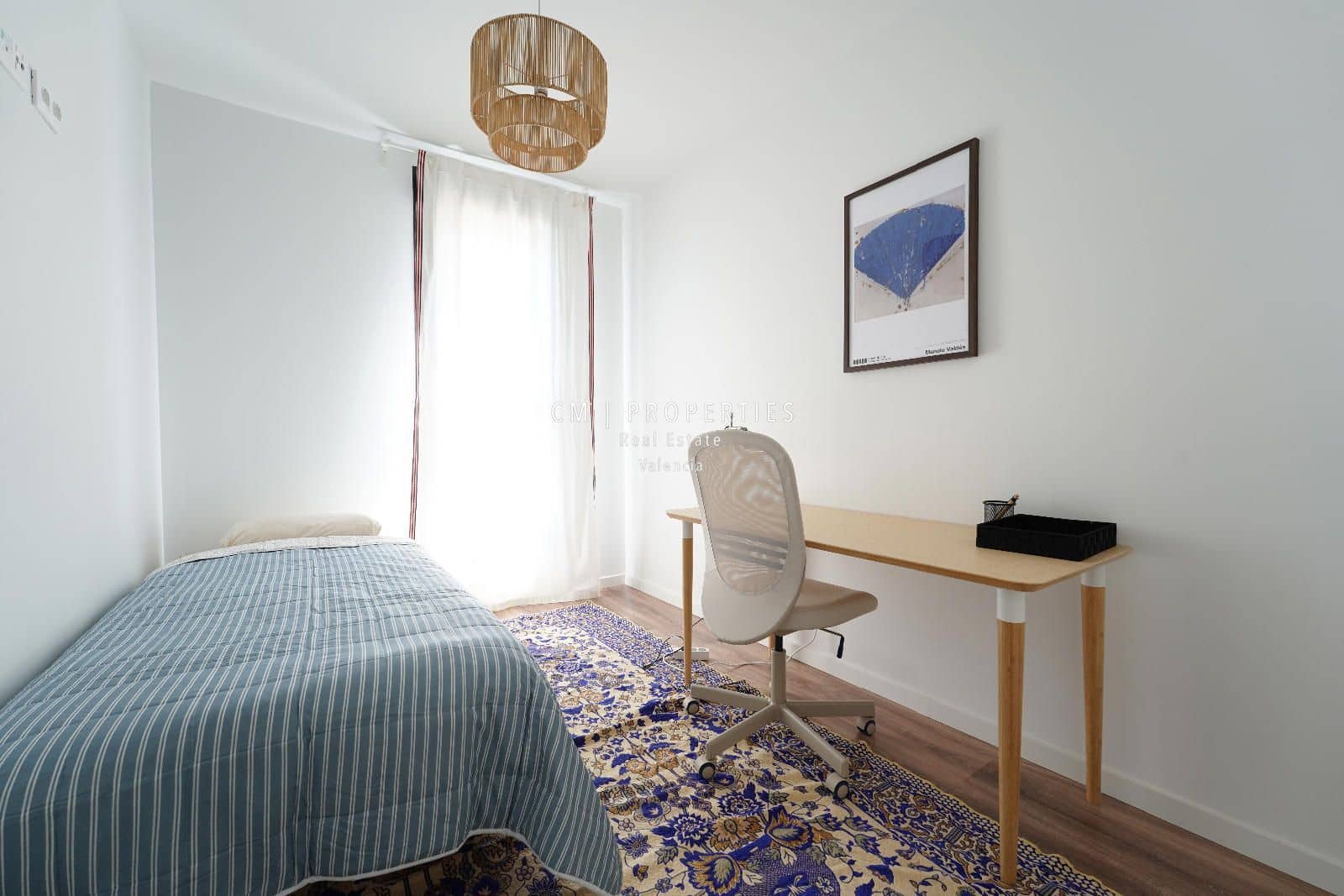 3 bedroom Flat for rent in La Pobla de Vallbona with pool garage - € 1,500 (Ref: 8925255)