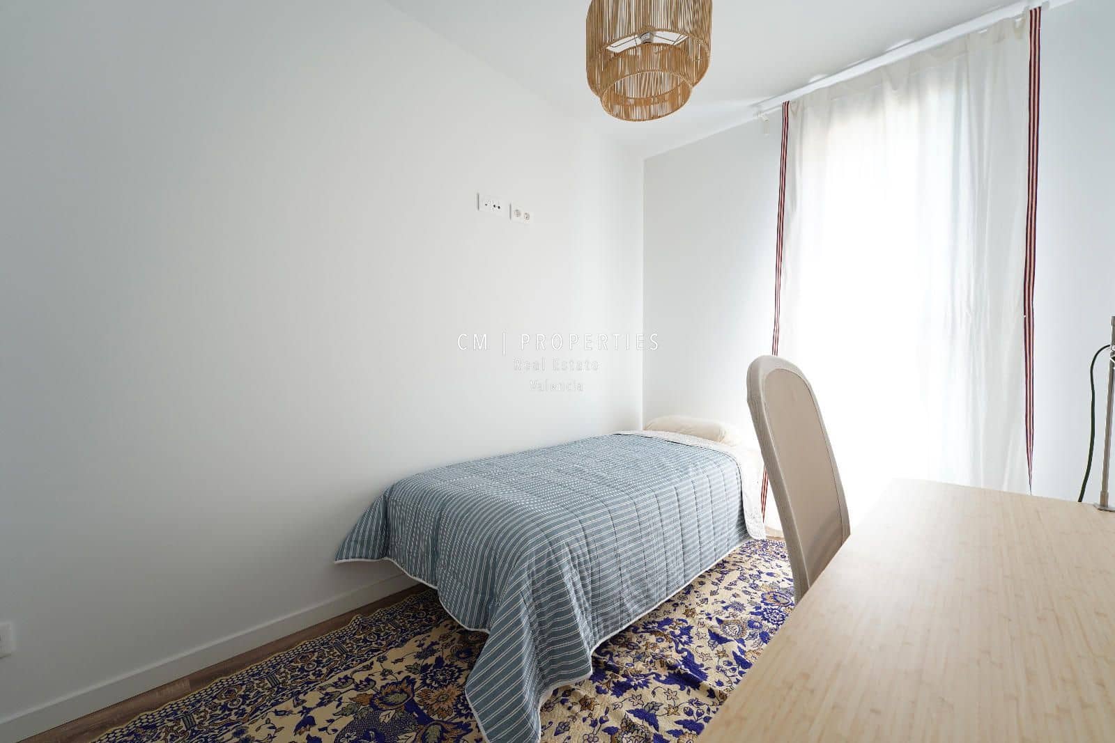 3 bedroom Flat for rent in La Pobla de Vallbona with pool garage - € 1,500 (Ref: 8925255)