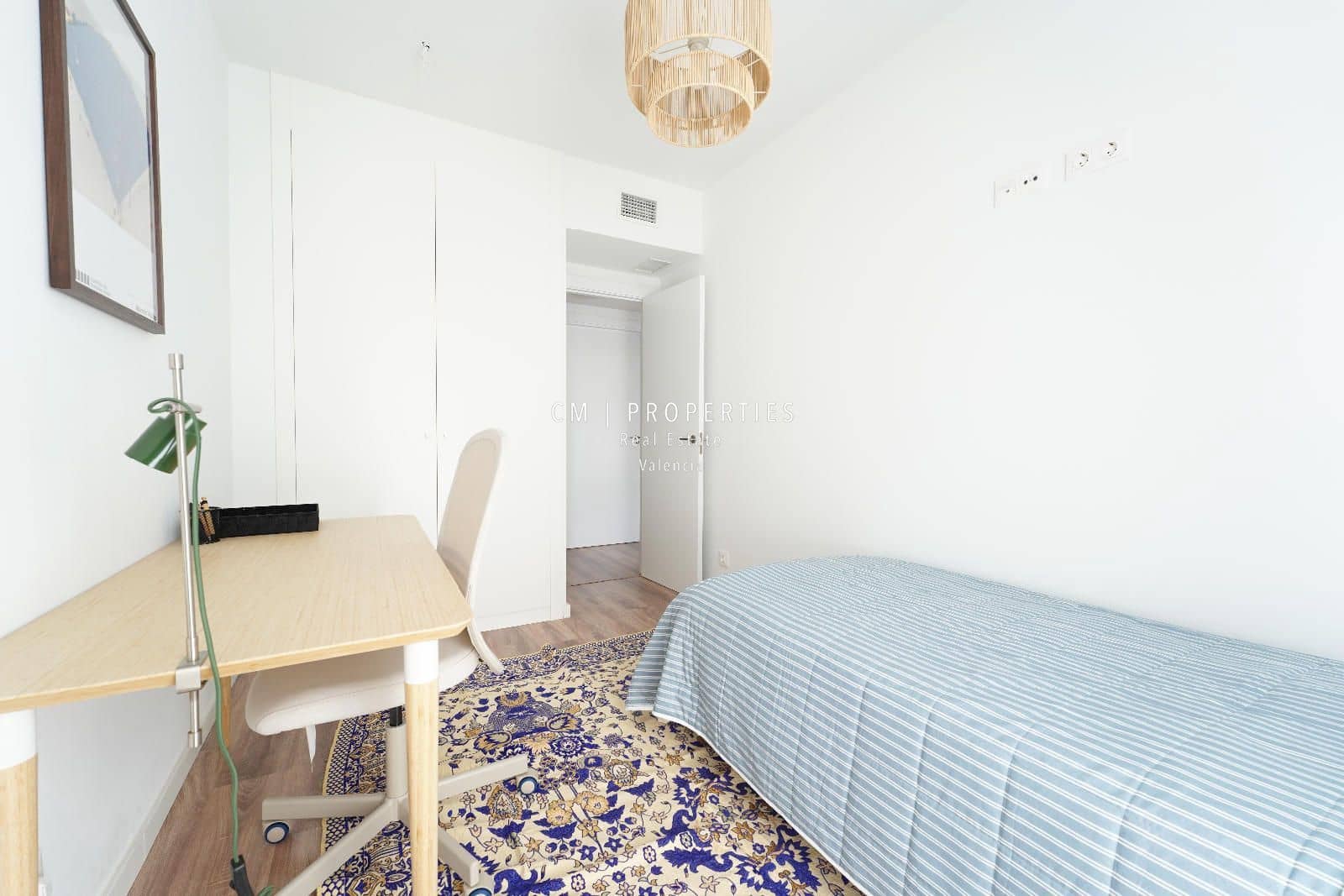 3 bedroom Flat for rent in La Pobla de Vallbona with pool garage - € 1,500 (Ref: 8925255)