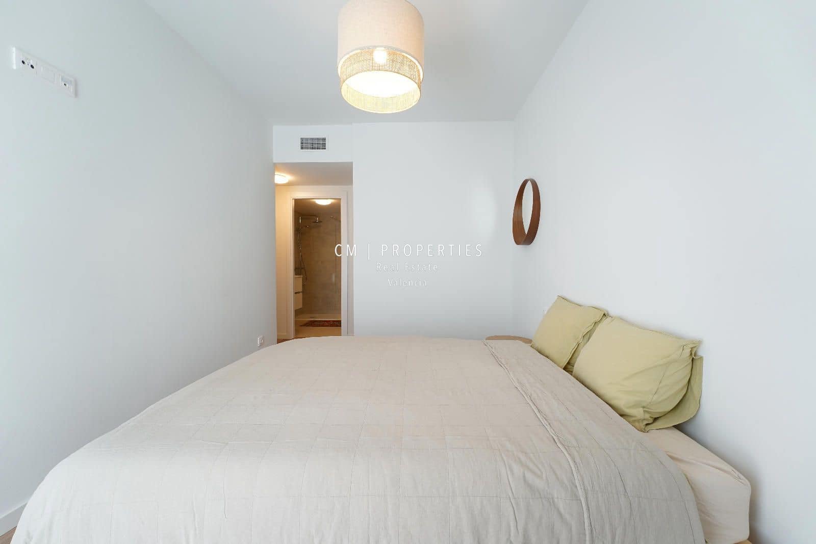 3 bedroom Flat for rent in La Pobla de Vallbona with pool garage - € 1,500 (Ref: 8925255)