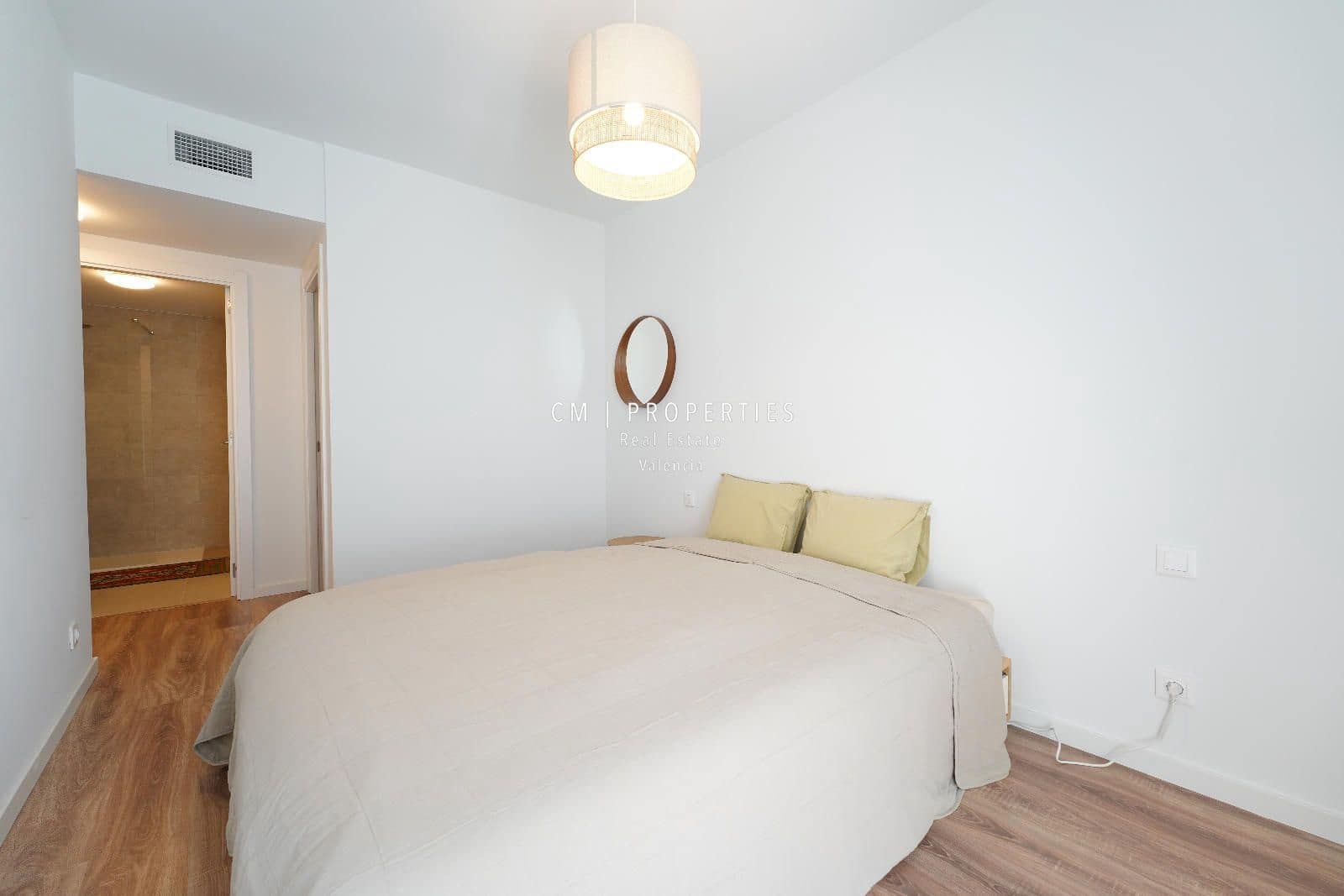 3 bedroom Flat for rent in La Pobla de Vallbona with pool garage - € 1,500 (Ref: 8925255)