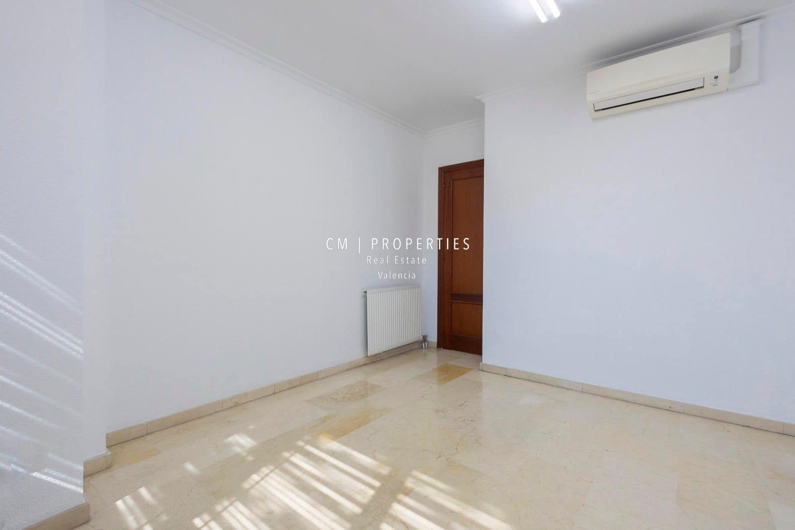 Office for rent in Valencia city with garage - € 1,500 (Ref: 8941984)