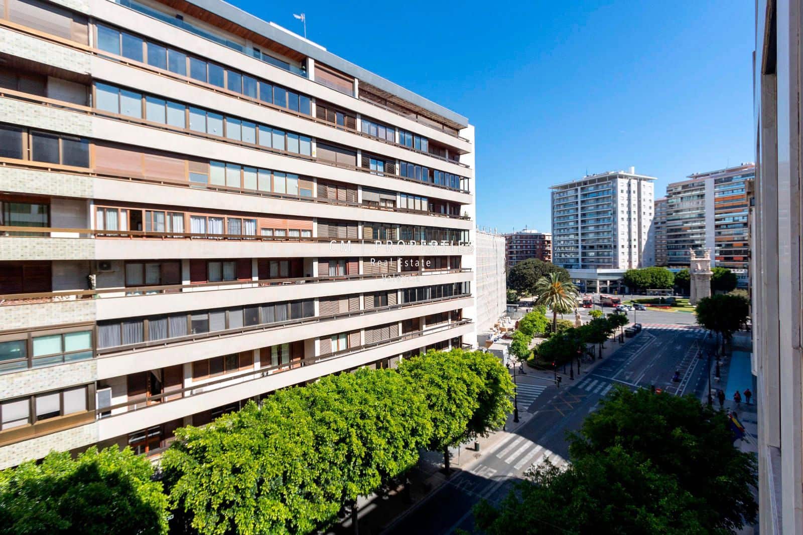 Office for rent in Valencia city with garage - € 1,500 (Ref: 8941984)