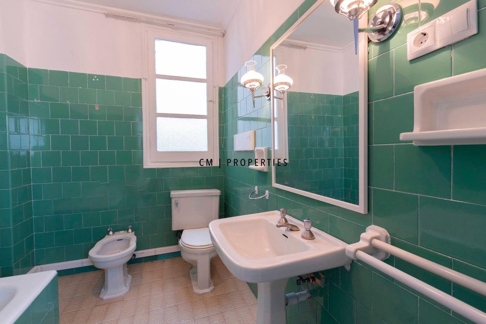 Office for rent in Valencia city - € 1,800 (Ref: 8942216)