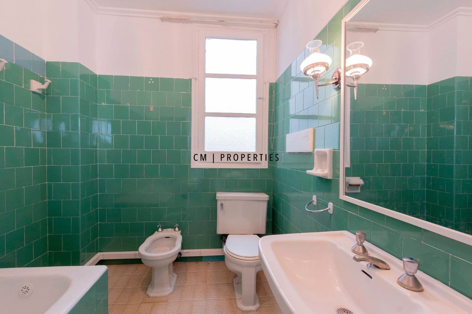 Office for rent in Valencia city - € 1,800 (Ref: 8942216)